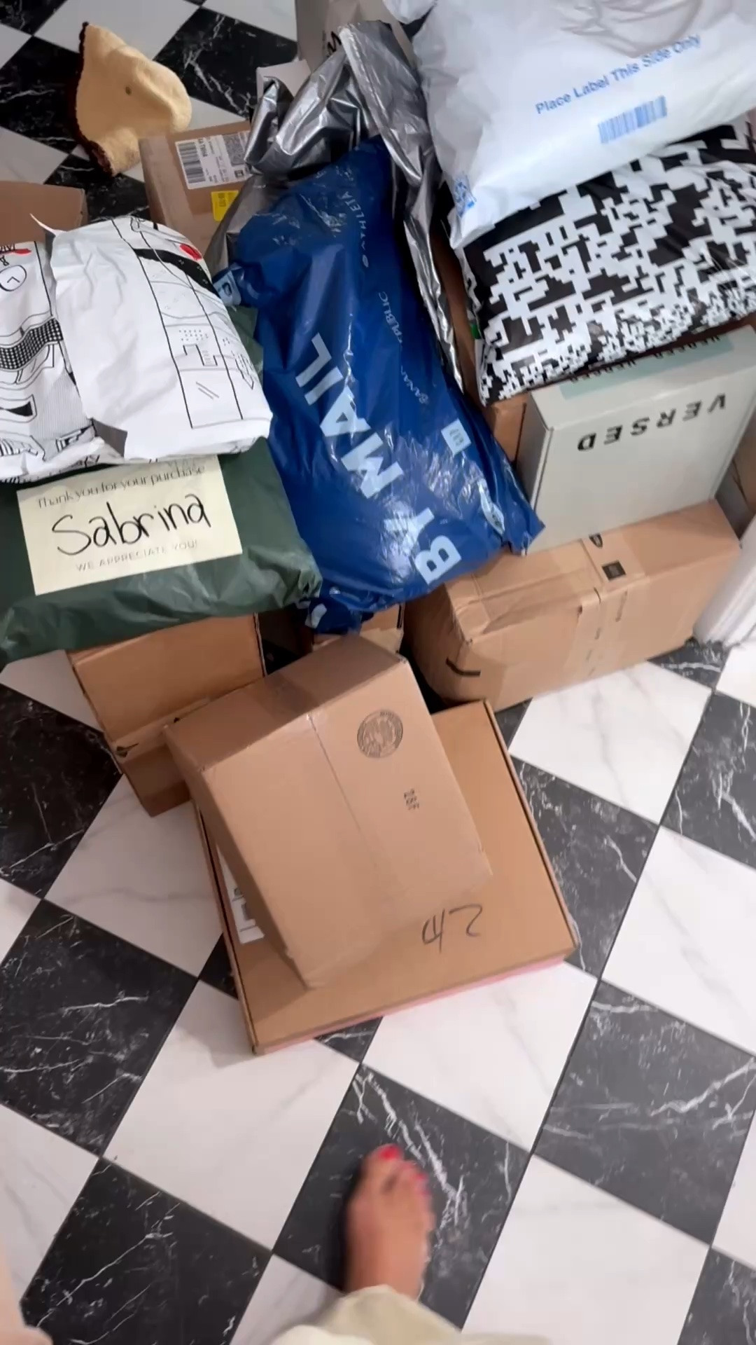 brown paper packages tied up with strings, this is unhinged BUT you know the drill …. 

Comment ‘shop’ for the links 💌