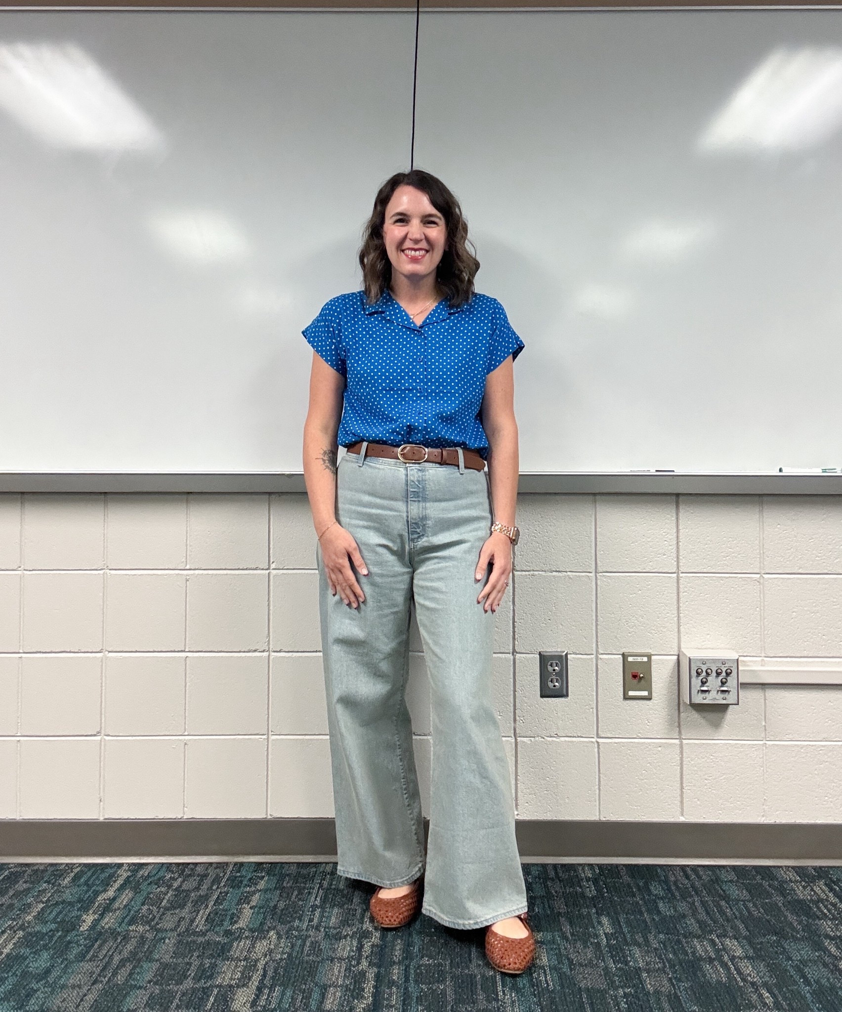 This top got lots of compliments today. I wish I could link it but it’s from TJ Maxx and sold out. 

The jeans are still available in some colors. True to size  

#LTKFindsUnder50