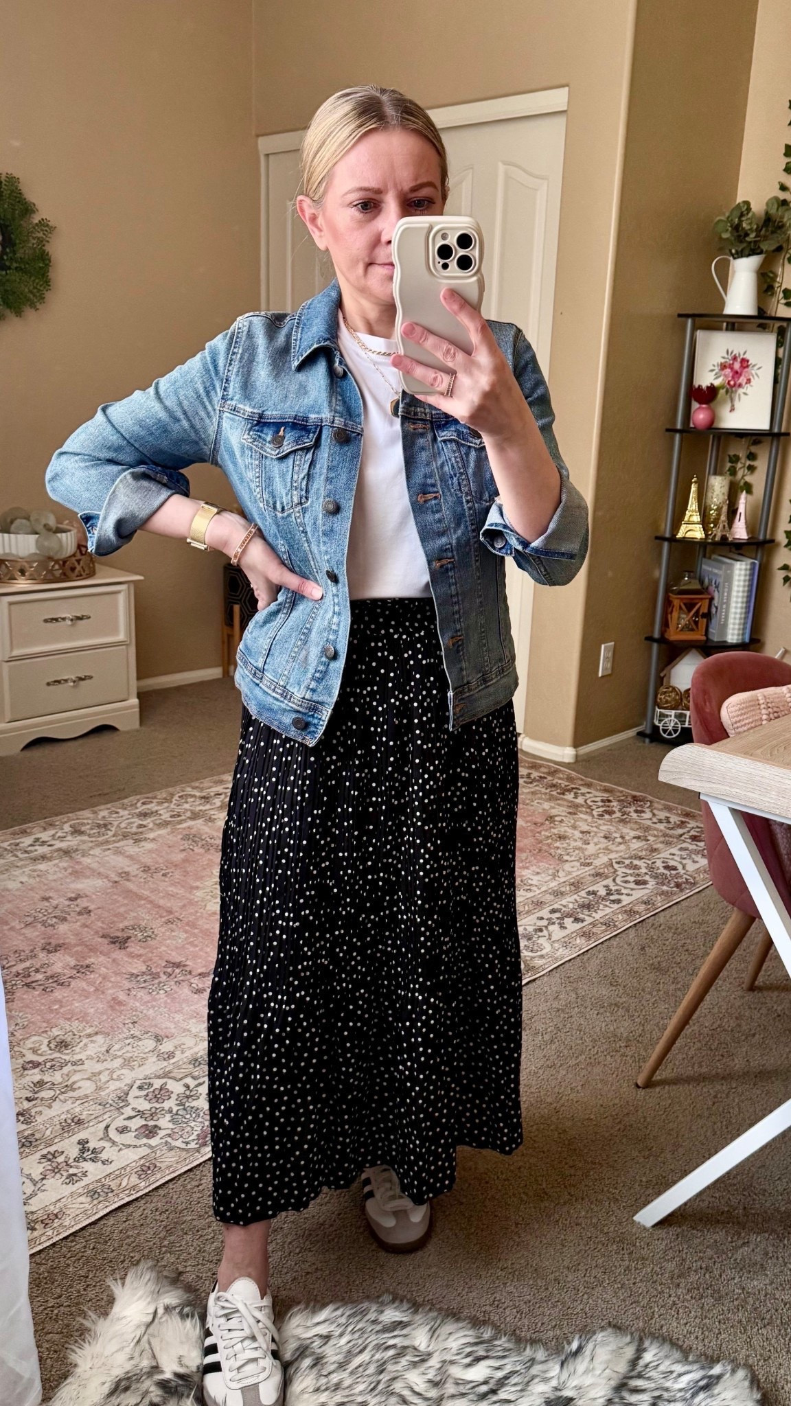 Amazon fall outfit idea: XS in both the skirt and top. The skirt runs small, so I suggest sizing up. It’s a cute transitional outfit that pairs well with a denim jacket.



Transitional style, transitional pieces, fall skirt, fall outfit, teacher outfit, Amazon fashion, adidas sneakers


#LTKautumn #LTKOver40 #LTKSeasonal #LTKPetite

#LTKShoeCrush #LTKFindsUnder100