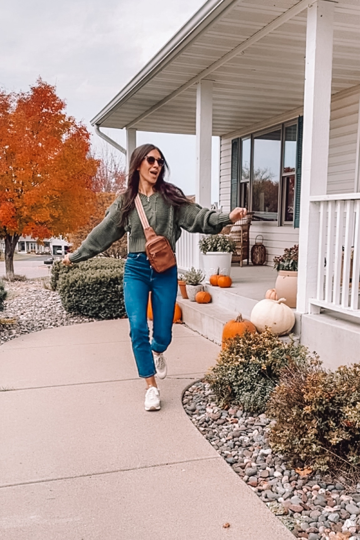 Todays reel!

Amazon fashion cropped sweater, Abercrombie jeans & target style sneakers! The perfect fall outfit 🍁


Fall outfits 
Target finds 
Abercrombie style 
Belt bag
Casual outfits 
Casual outfit 
Straight jeans 
Cable knit sweater 

#LTKshoecrush #LTKfindsunder50 #LTKstyletip