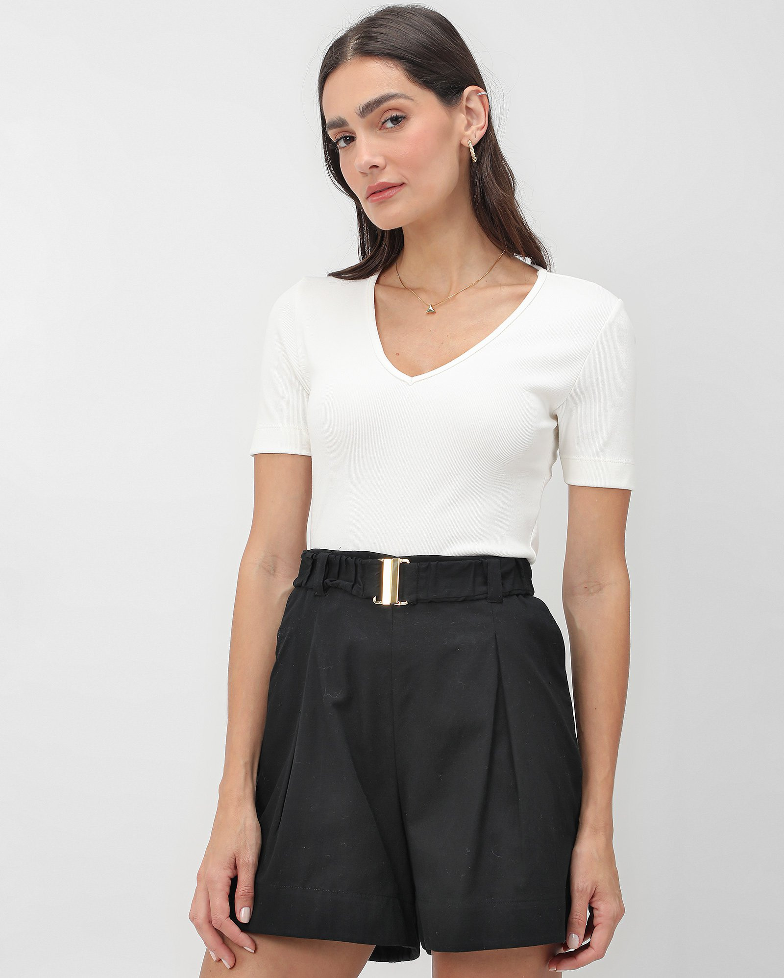 Camiseta feminina gola v canelada branca | AK by Riachuelo | Riachuelo (BR)