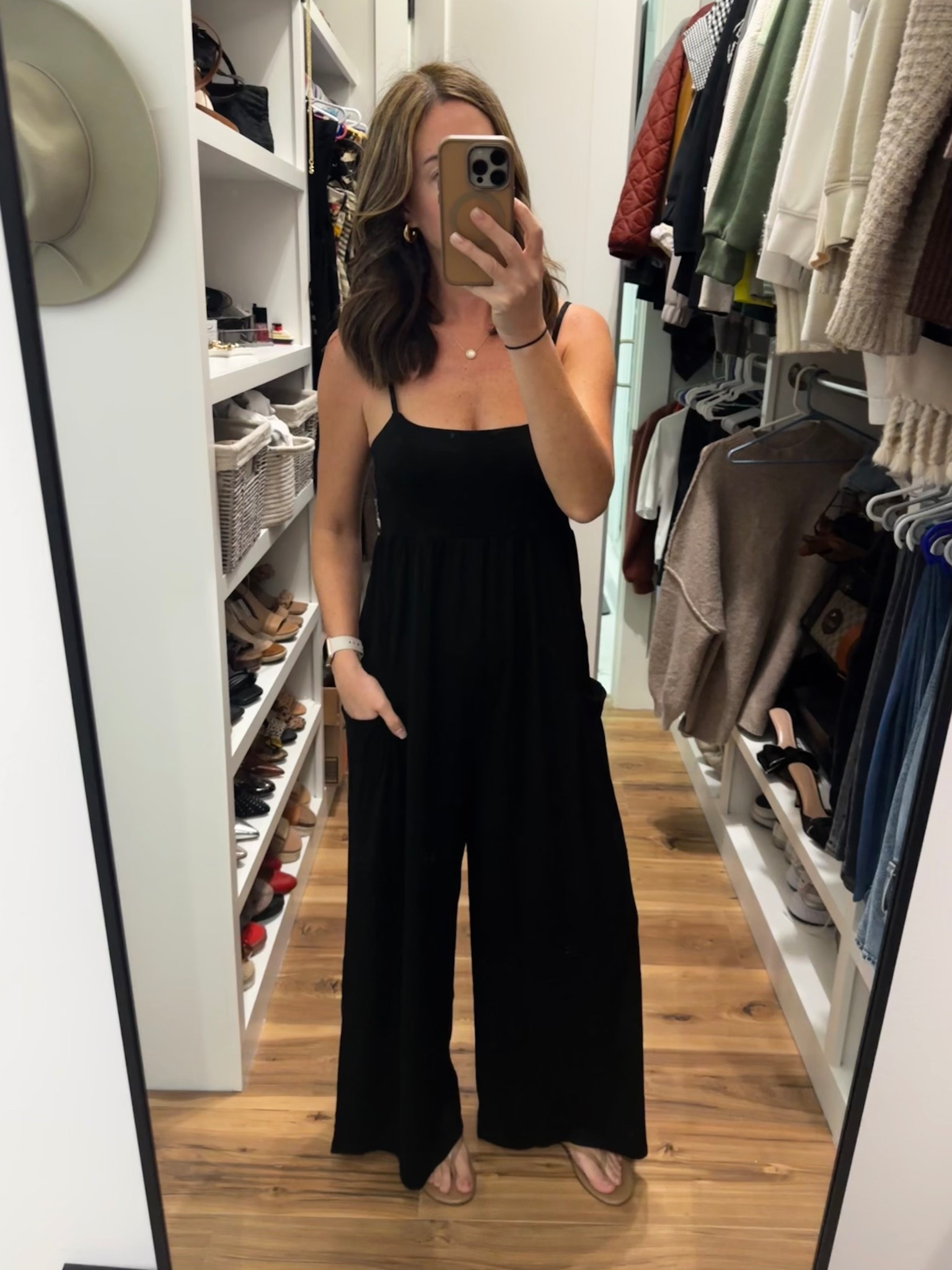 Casual Tuesday errand fit 🖤 at only $33 its a steal WITH POCKETS

#LTKdayinmylife #LTKootd #LTKmomlife