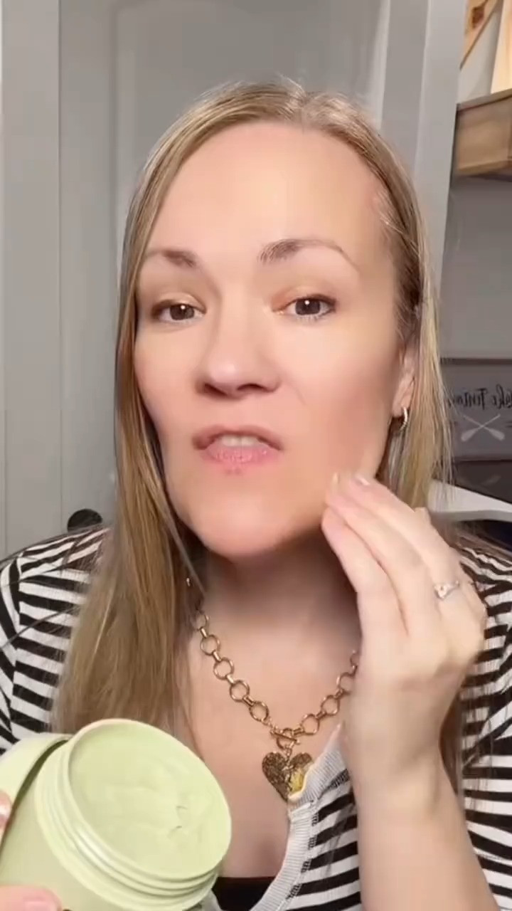 Glow up your skincare routine with the Arencia Rice Mochi Cleanser – gentle, hydrating, and perfect for soft, radiant skin! 
#LTKBeauty
#LTKselfcare
#LTKmorningroutine 

 