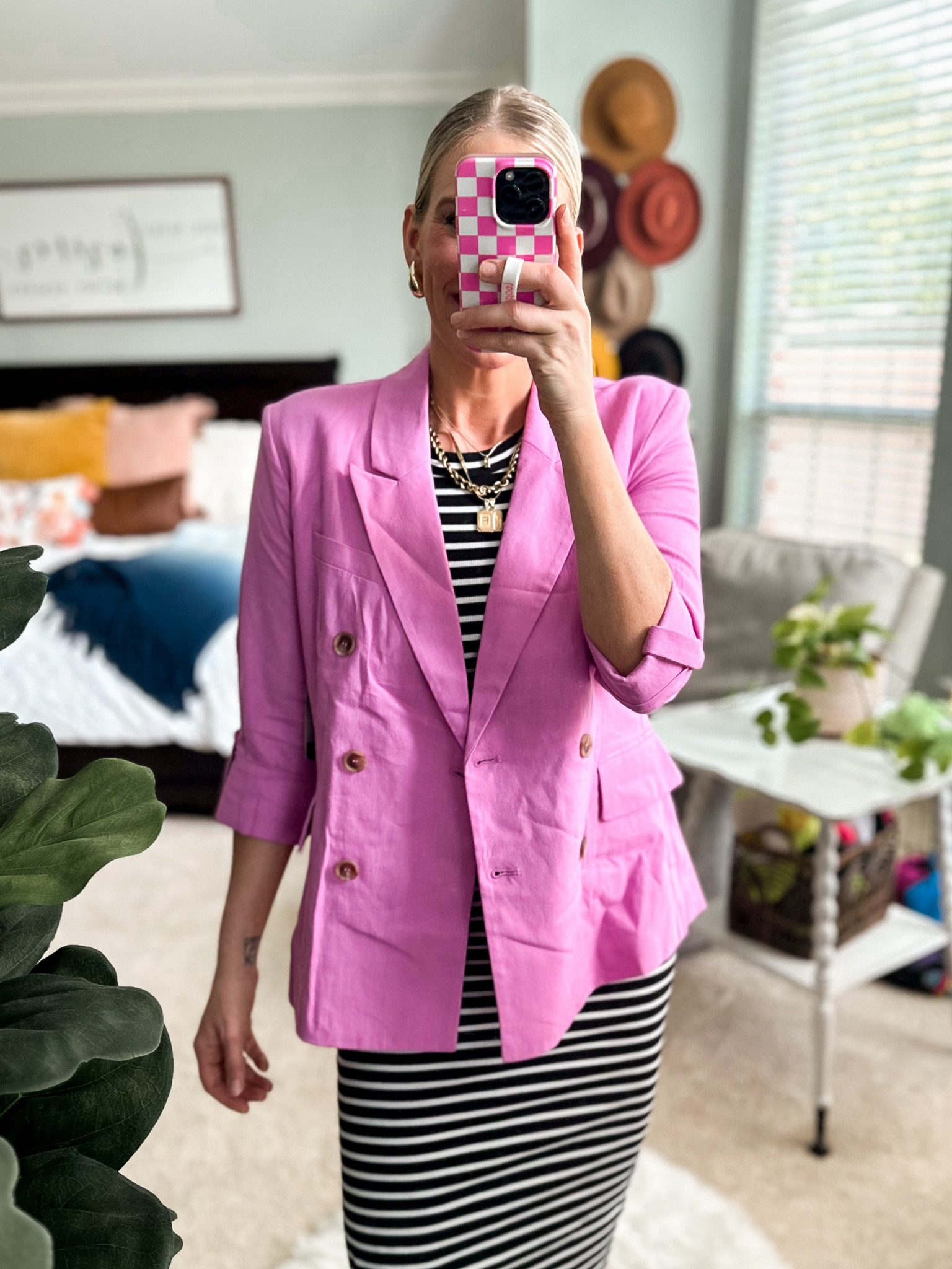 Sofia Vergara linen blend blazer from Walmart- wearing a small
Fits tts, sewn down cuff and functional buttons 

#LTKFindsUnder50 #LTKxWalmart #LTKStyleTip