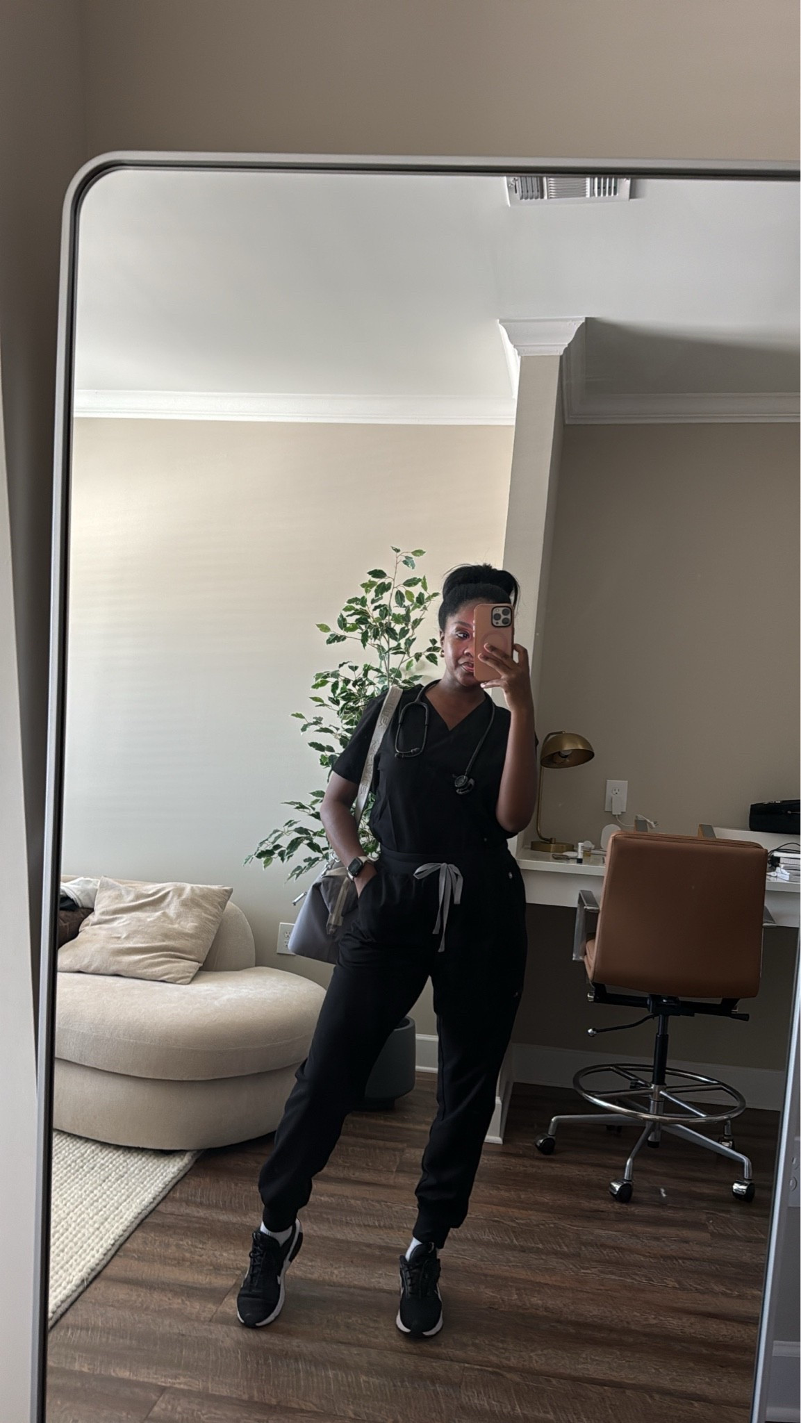💊 🩺🩻

#LTKdayinmylife #LTKgrwm #LTKWorkwear