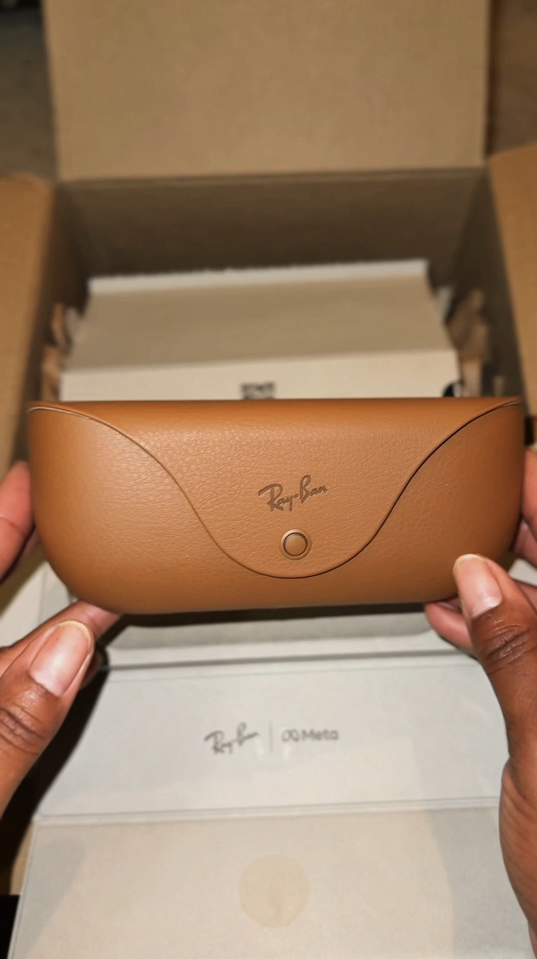 Unbox my Rayban Meta glasses! 👓 
I got the limited edition color in the Skylar style! So chic! 

#LTKSaleAlert #LTKvlog #LTKMothersDay
