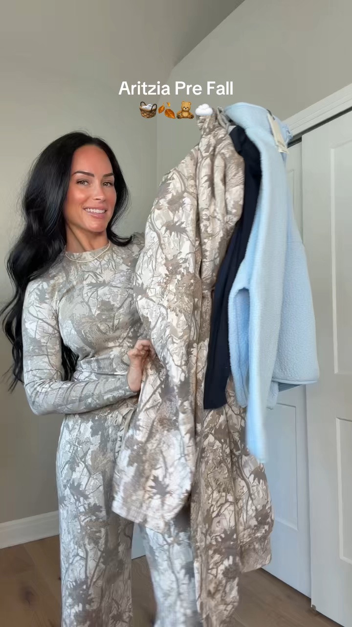 Aritzia new arrivals try-on haul 🍂 Loving all of these pieces going into fall! This camo drop was seriously so good, and every single piece was a 10/10. 🤎 I’ll have everything linked over on my LTK if you want to shop or save your favorites!

My sizing: 5'7", 145 lbs, 32DD.

@Aritzia #aritziapolartec #aritziacamo #aritziafleece #prefall #fallfashion