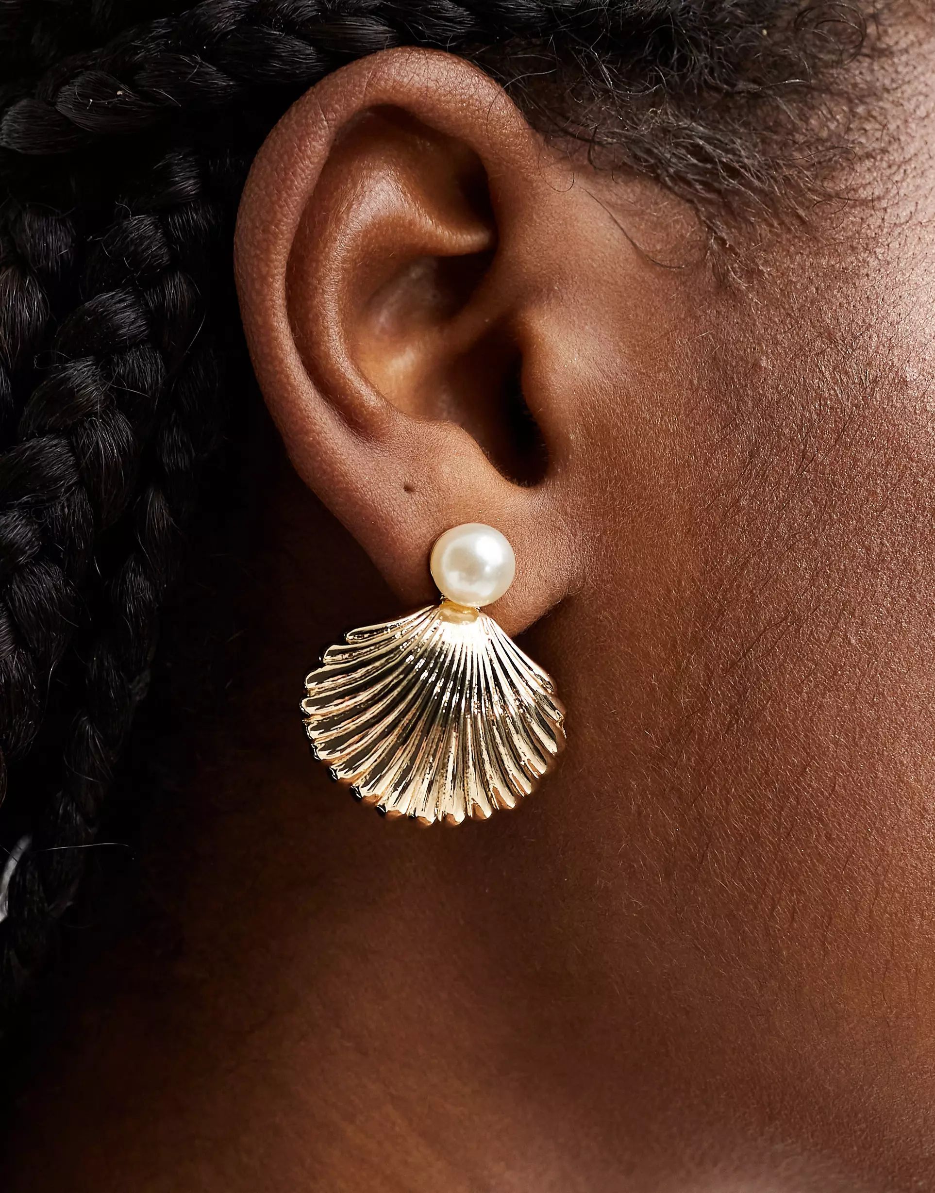 DesignB London shell and pearl stud earrings in gold | ASOS (Global)
