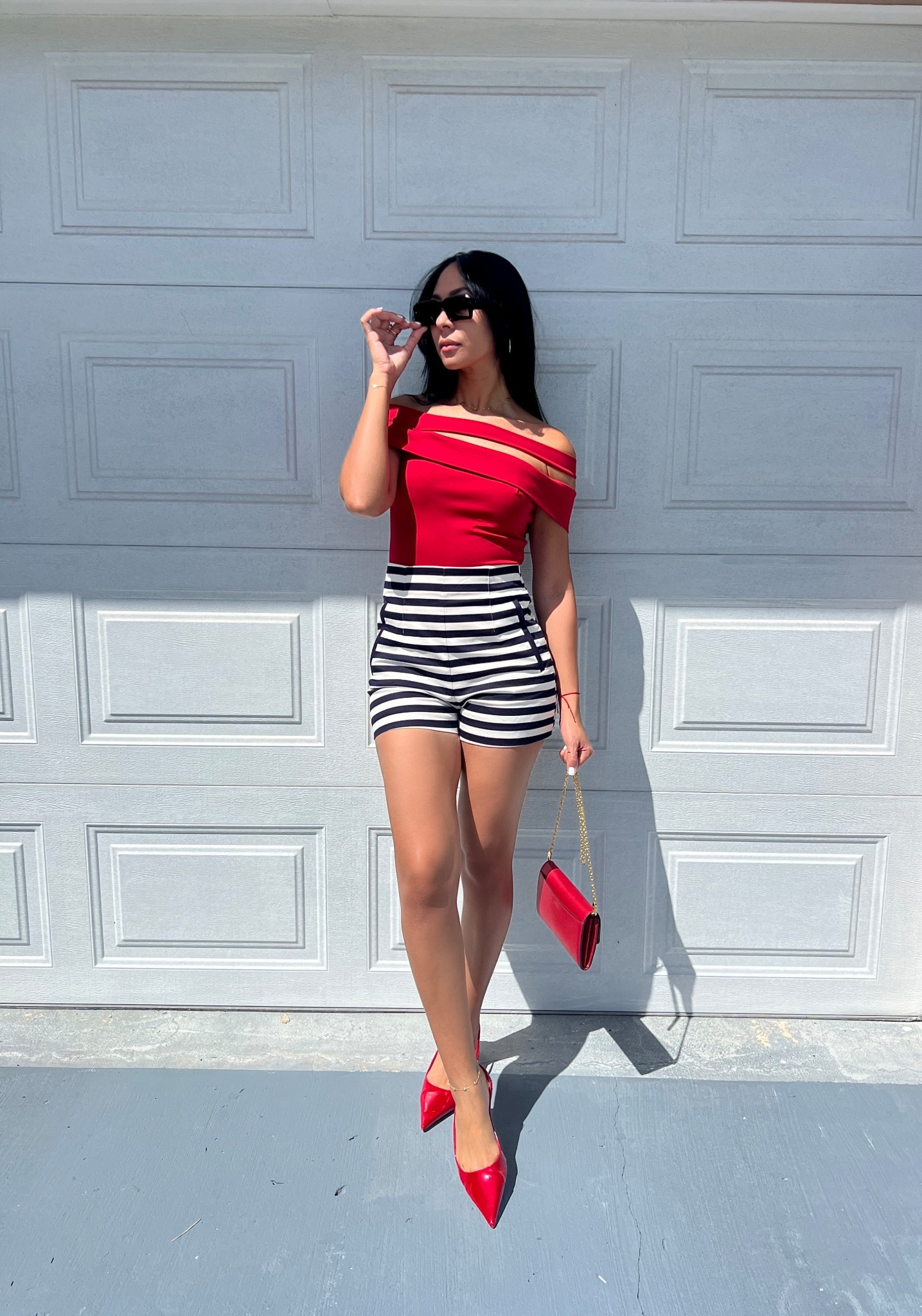 Sail into style with this chic summer look!
The bold red top and striped high-waisted shorts are the perfect combo for sunny days ☀️
Shop similar items linked below for you! 🔗 ❤️👠👜
#LTKStyle #SummerOutfit #ChicLook #RedHotStyle
***********
¡Navega con estilo este verano!
El top rojo vibrante y los shorts a rayas de talle alto son la combinación perfecta para días soleados ☀️
Compra artículos similares para crear el look completo ¡todo está enlazado abajo! 🔗 ❤️👠👜
#EstiloLTK #LookDeVerano #ModaChic #EstiloRojo#LTKFindsUnder100 #LTKStyleTip

#LTKSeasonal