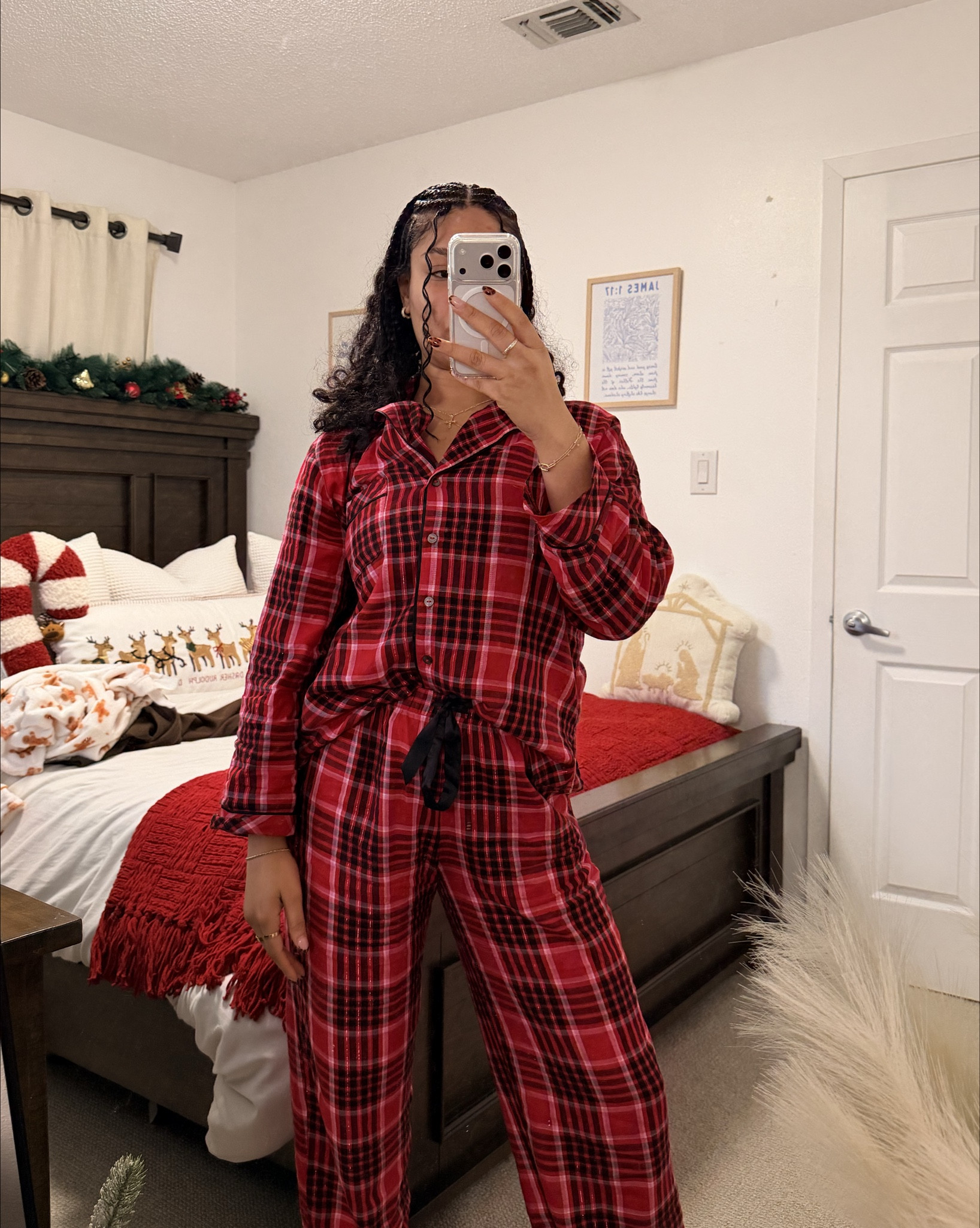 My current fav Christmas pjs 