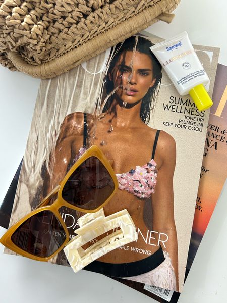 Beach ready

Reading Vogue magazine, Supergoop sunscreen, Hairclip from Amazon, Straw Dumpling Bag, Sunnies from Amazon

#LTKSeasonal #LTKBeauty #LTKSaleAlert