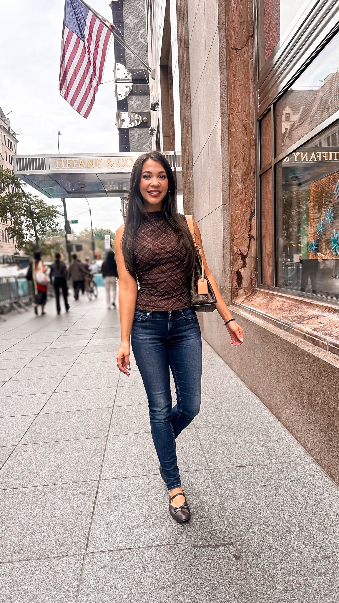 This top is perfect for fall! And on sale!

#LTKgrwm #LTKdayinmylife #LTKootd