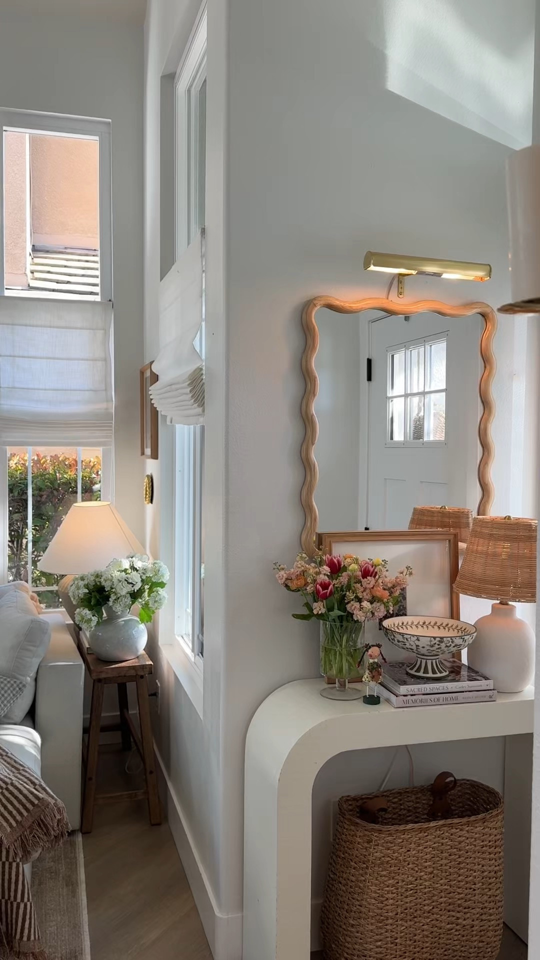 Entryway table, small entryway, purse bowl

#LTKHome #LTKmomlife #LTKdayinmylife