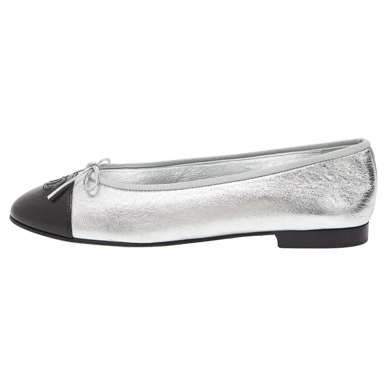 Chanel Metallic Silver/Black Leather CC Bow Cap Toe Ballet Flats | 1stDibs