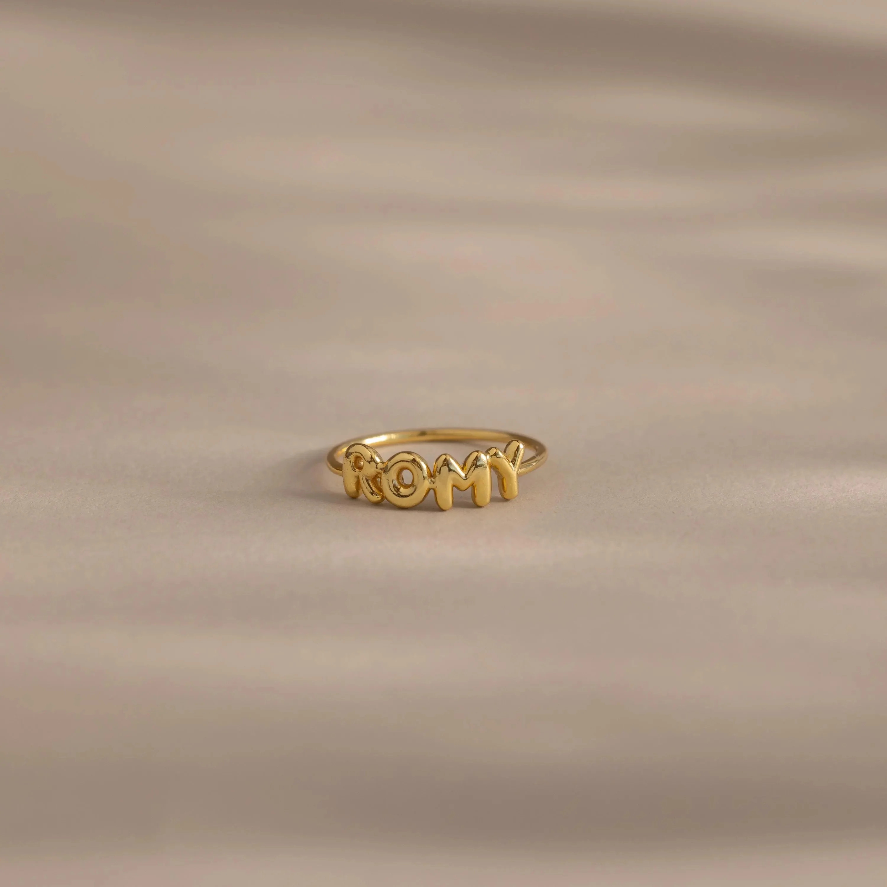 Custom 3D Puff Bubble Name Ring in 18K Gold | Caitlyn Minimalist | Caitlyn Minimalist