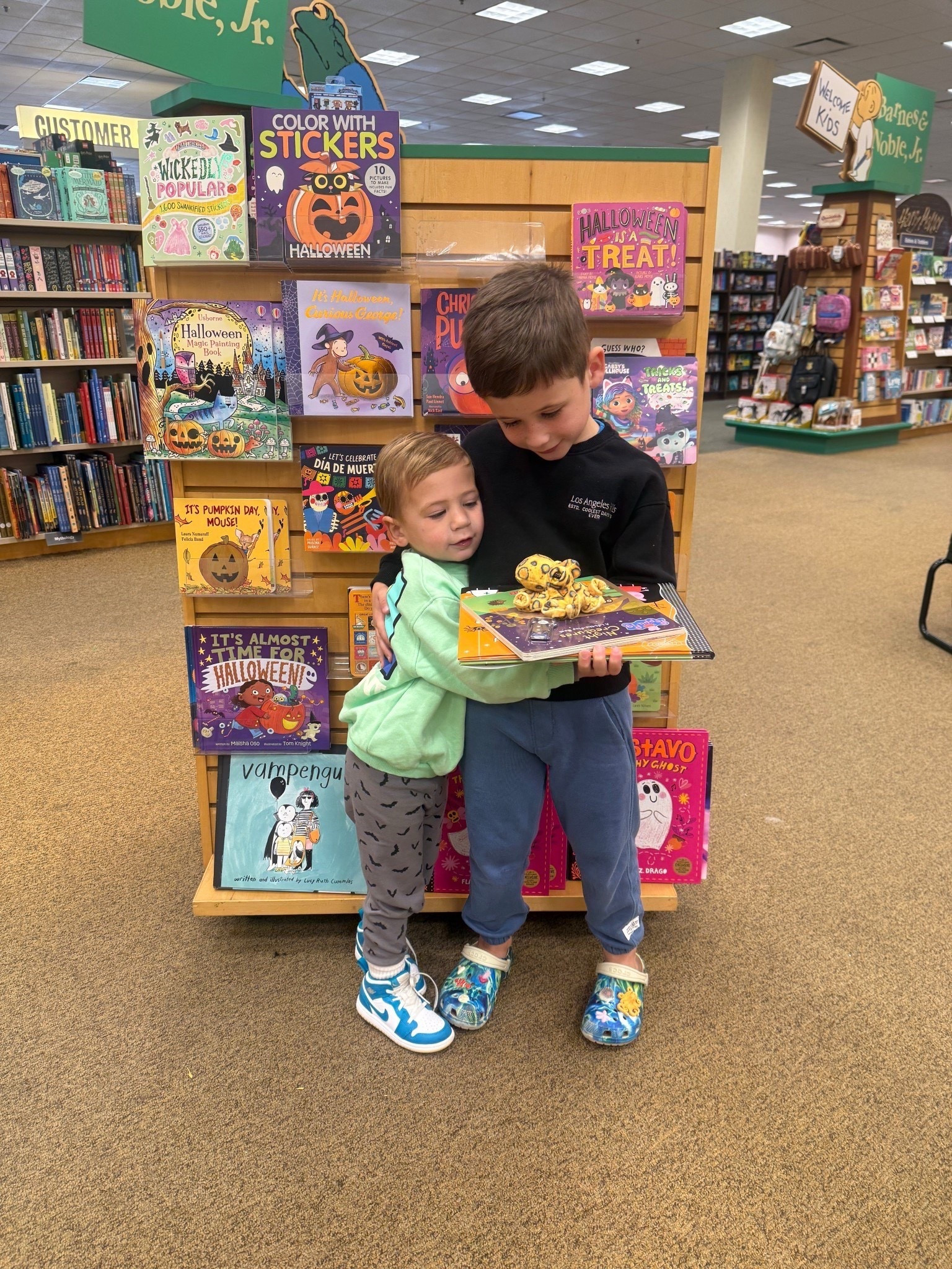 Easty got Under the Sea crocs & he loves them 🩵🦈🪸


Follow my LTK @whereyourheartisnow on the @shop.LTK app to view this post and get my exclusive app-only content!

#liketkit 
@shop.ltk
https://liketk.it/5r3vf

#LTKShoeCrush #LTKStyleTip #LTKKids