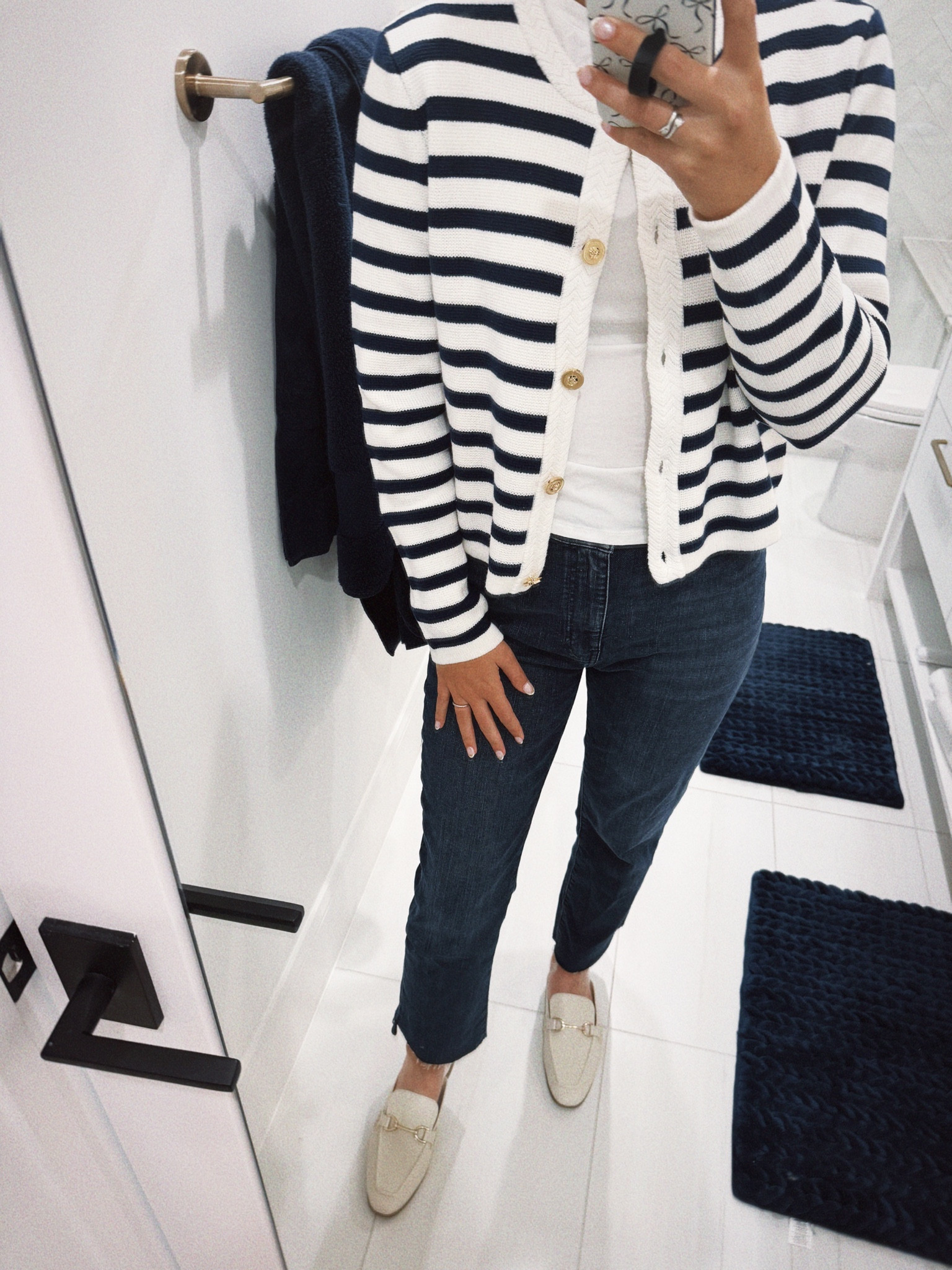 Cutest sweater on sale! 

#LTKSaleAlert #LTKFindsUnder50 #LTKStyleTip