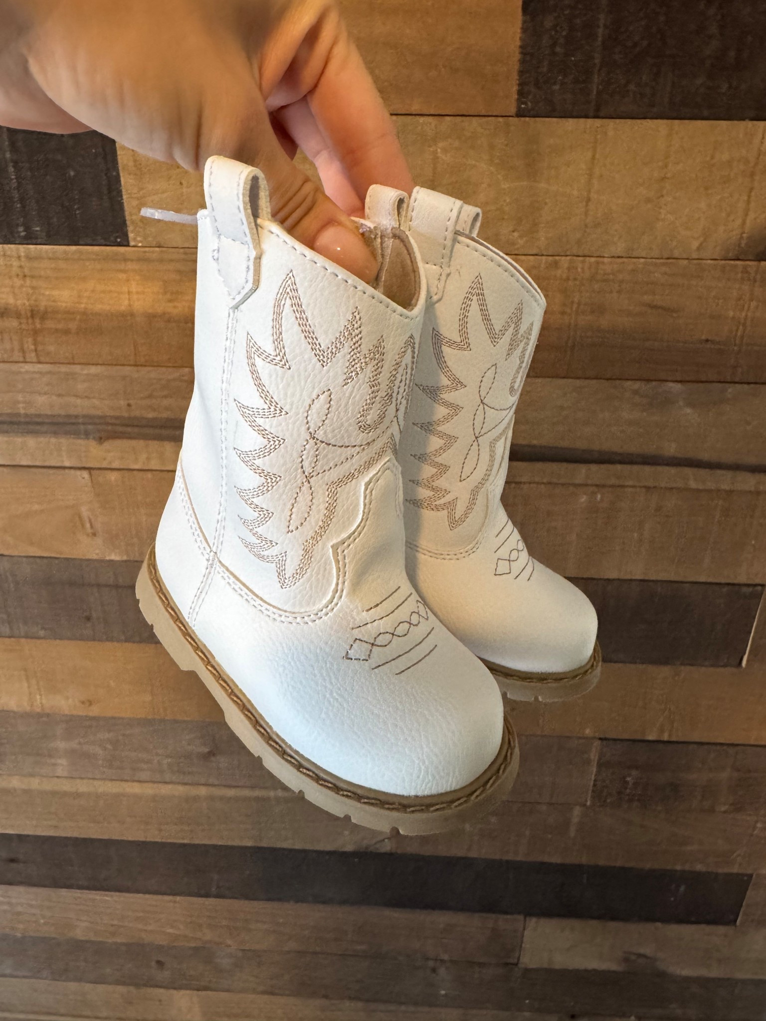 The cutest baby cowboy boots! 

#cowboy #baby #boots #western #toddler #fall #whiteboots #styletip

#LTKFindsUnder50 #LTKKids #LTKShoeCrush