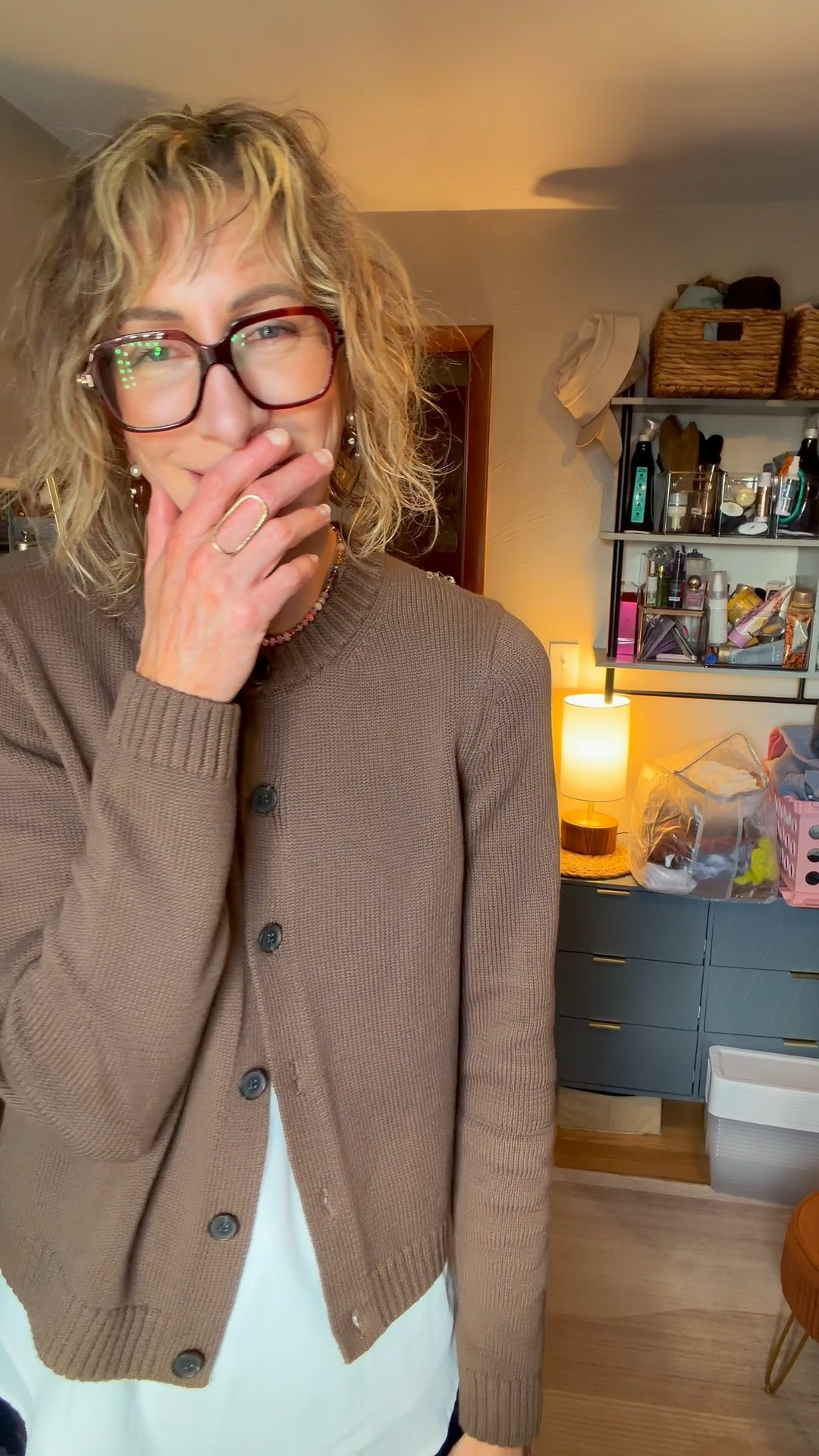 Spoiler: this did not go as planned.
I was very confident these tees were going to be it… and they were not.
Spring outfit basics are supposed to be easy, right?
Here’s what actually happened with these Gap tees:
• Women’s cropped tee → aggressively cropped. not tall-friendly
• Men’s cropped tee → length = perfect, fit = too wide
• Ordered my usual medium → not the move this time
For reference:
6’3” | 36” inseam | almost 40
Usually a medium in men’s & women’s tops
What I am doing:
→ returning both
→ reordering the men’s in a small tall
→ sticking with their heavyweight cotton tees (still a win)
Takeaway:
The men’s section is quietly giving better crop lengths for tall women… just need to dial in the fit.
Tall girls—are we shopping men’s for basics now or what?
Comment “SHOP” and I’ll send links to these tees + my go-to heavyweight favorites.
What I Wore | Tall Friendly | Style Tips | Style Over 30 | Style Over 40 | Tall Girl | 6’3”
#whatiwore #ootd #tallfashion #outfitinspo #styleinspo 


#LTKTall #LTKMidsize #LTKPlusSize