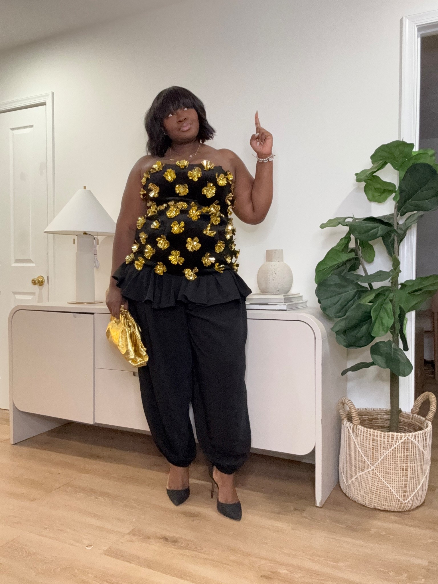 ARRANGE never misses when it comes to occasionwear. This longline bandeau top gives drama without overdoing it. Ideal for event season. #StatementTop #OccasionWear #EveningOutfit #EventStyle

#LTKSeasonal #LTKootd #LTKMidsize