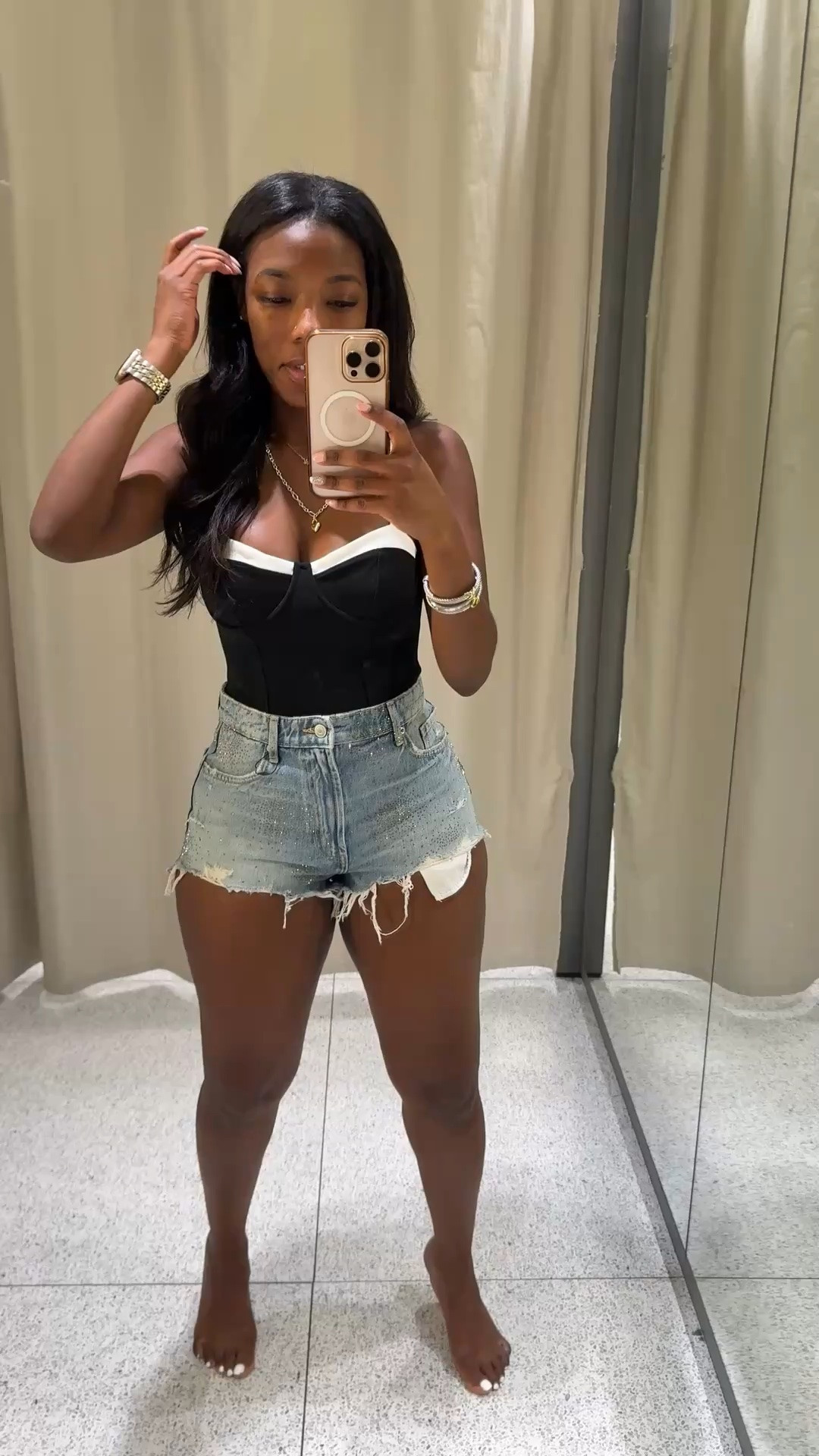 Call me Beyoncé with these cute shorts. This top is too cute @Zara

#LTKootd #LTKActive #LTKdayinmylife