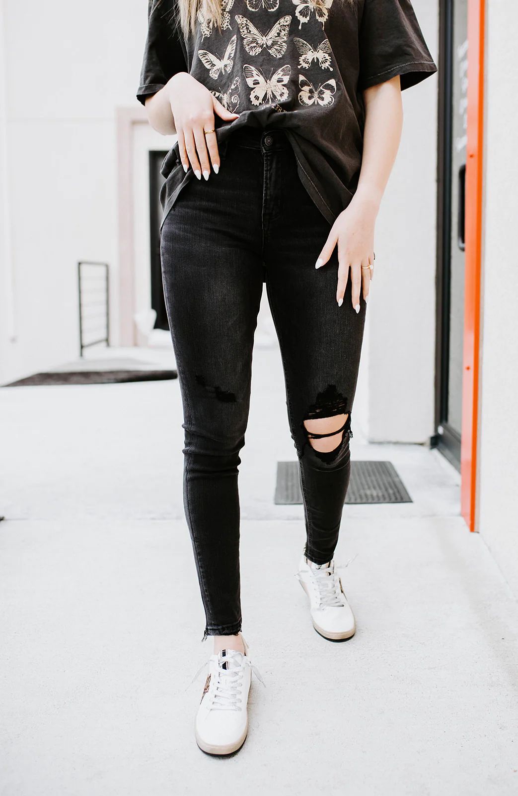 Bailey High Rise Distressed Skinny | The Rowe Boutique