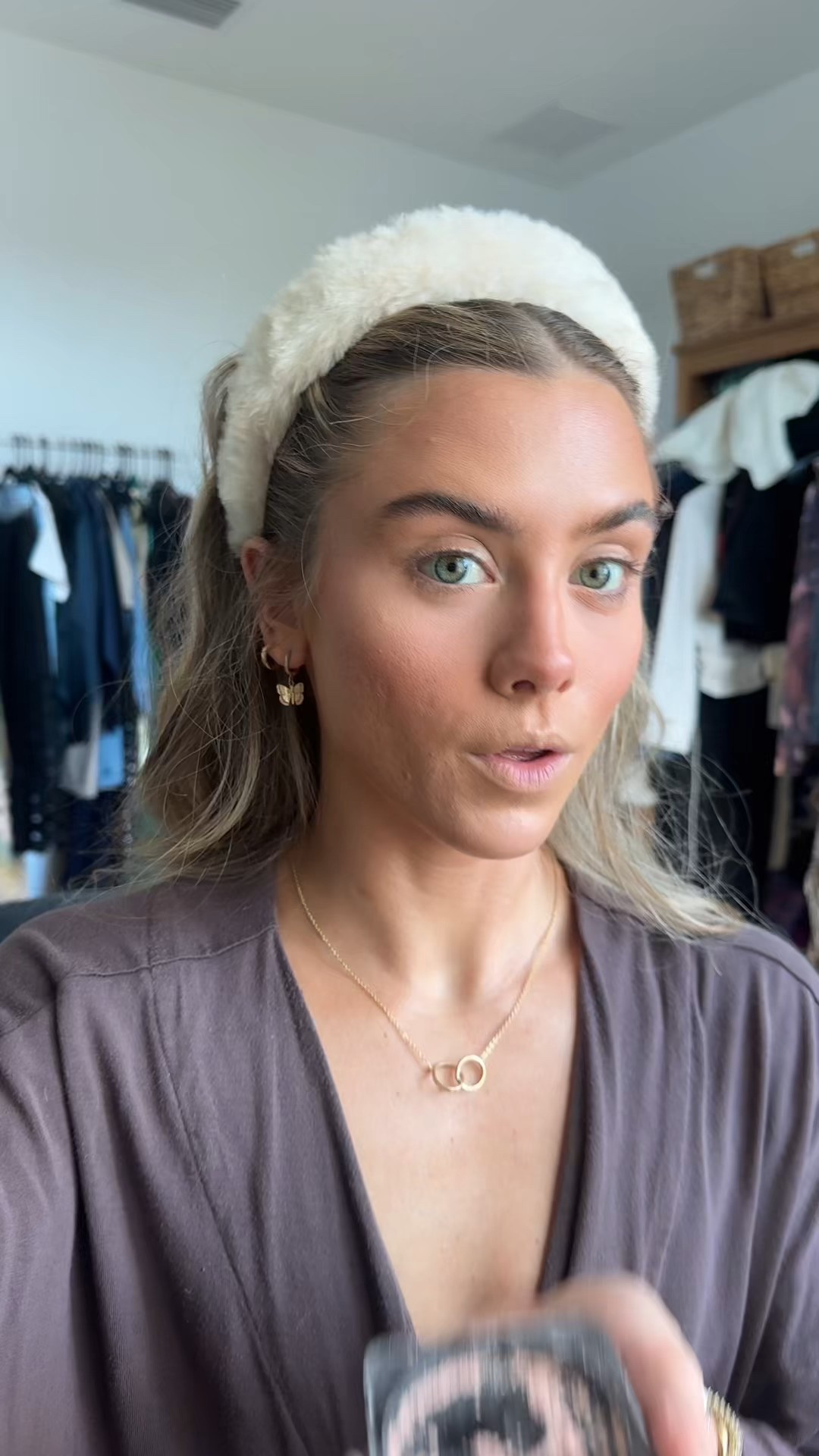 Shade cherry peach! WHAT IT IS:
Our iconic loose setting powder, now in a duo! Non-comedogenic brightening pink & color correcting peach blurs pores with no flashback for an 18hr blur & set.

WHAT IT DOES:
The longwear, non-comedogenic, flashback-free formula blends seamlessly into the skin with a blurring, airbrush matte finish to control shine and set makeup for 18hrs.

WHAT ELSE TO KNOW:
This oil-absorbing color correcting powder comes in two duos: one for light to medium skin tones & one for tan to rich skin tones.

The innovative pack design allows for easy shade selection; use pink to brighten & lift, peach to correct & neutralize dark circles or remove selector to mix powders and customize shade intensity for the ultimate bright & snatch undereye.

#LTKBeauty #LTKFindsUnder50 #LTKgrwm