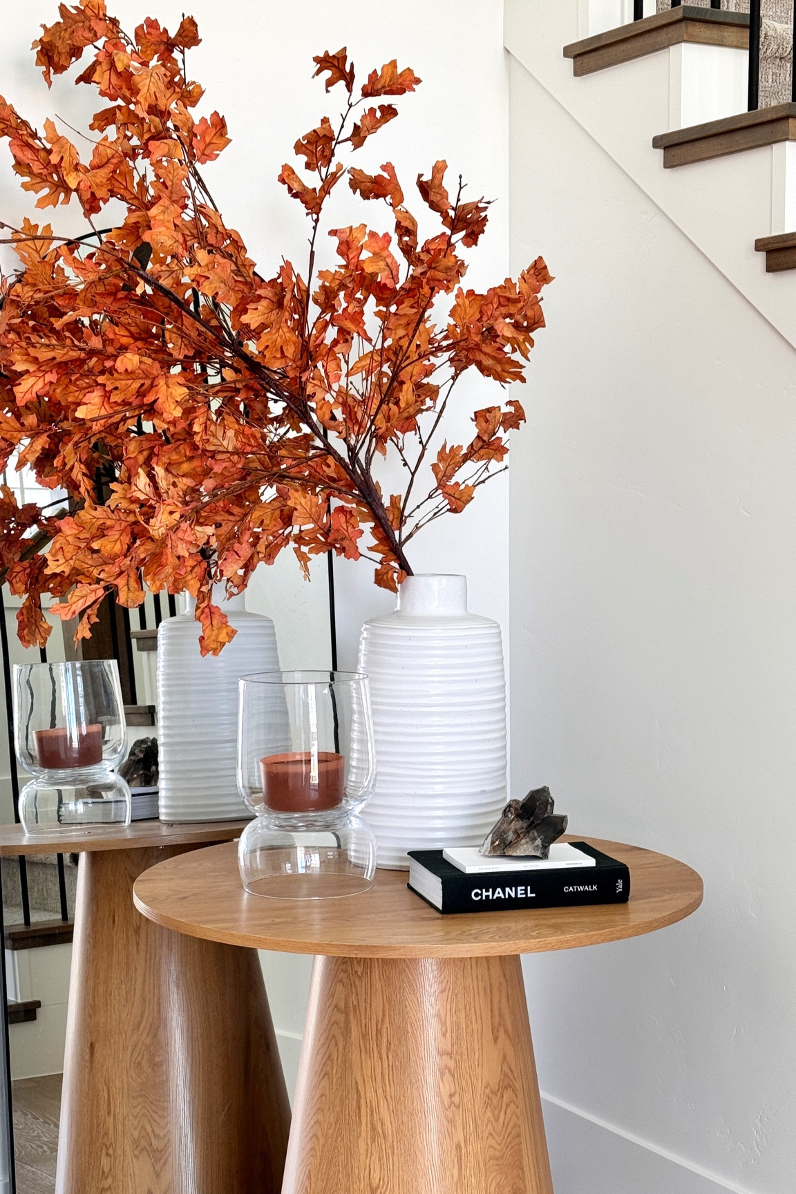 Decorating for fall 🍂 

Home decor 
Fall decor
Fall decorations 
Entry table styling 
Entry table decor 
Round entry table 
Fall entry table 
Crate and barrel 


#LTKSeasonal #LTKHome