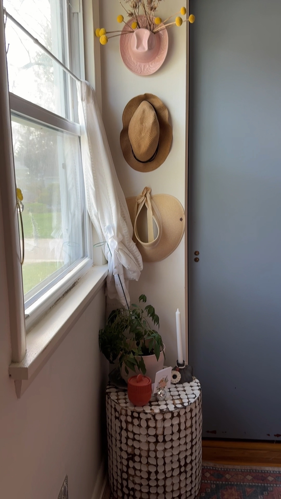 My hats became decor for this blank wall in my bedroom! 👒

That led me to add this table & style it with a plant & some accessories! 🌱

& because I can’t leave a light switch alone, I added some wallpaper to make it cuter 💙 & it matches the wallpaper in the bedroom!

#dopaminedecor #maximalist #maximaliststyle #whimsical #bedroomdecor 