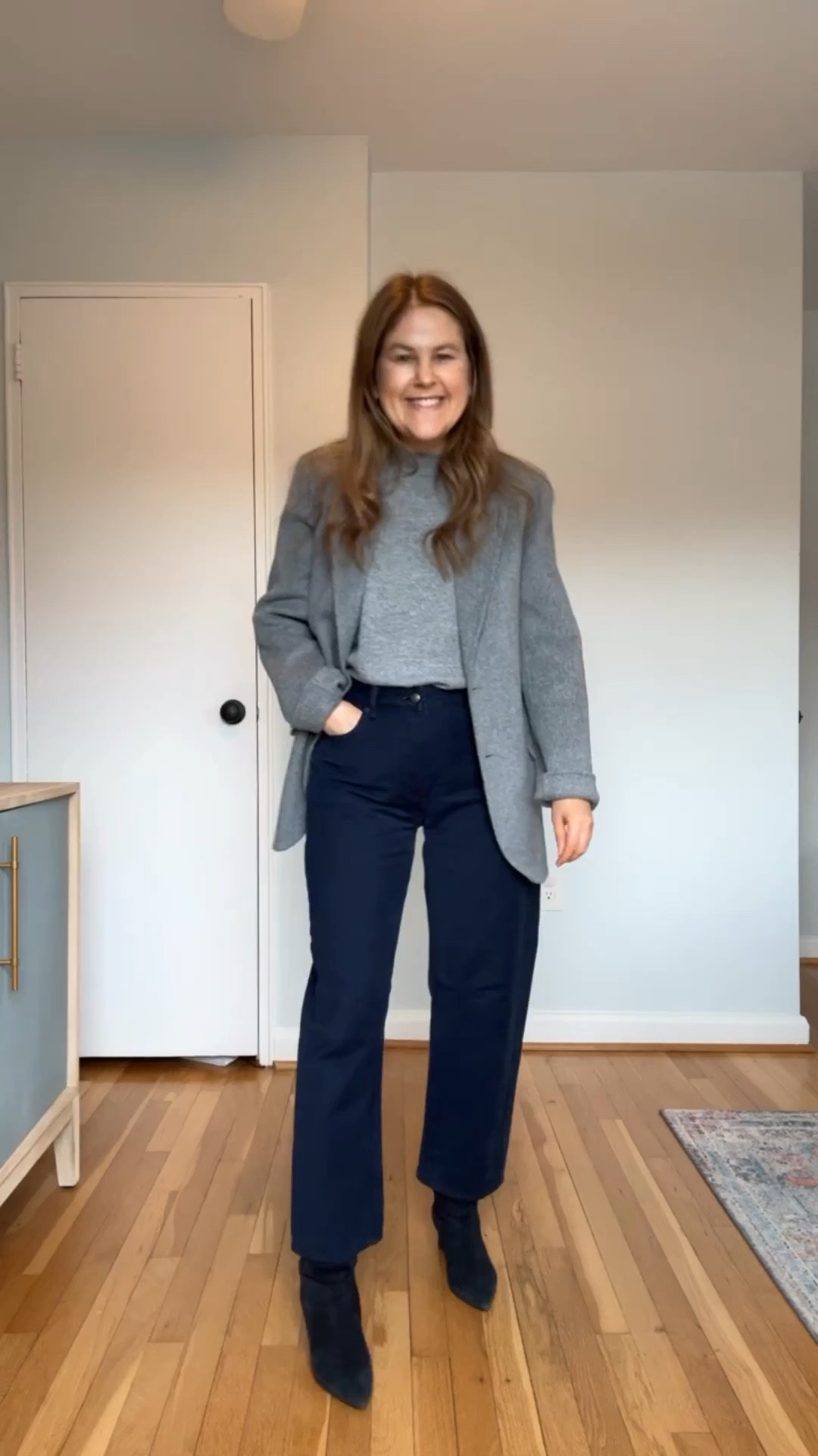 How to style barrel jeans this winter, winter outfit, jeans and a sweater outfit 