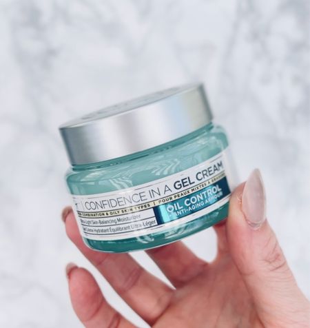 Loving this moisturizer, great for oily gals!

IT Cosmetics Confidence in a Gel Cream Oil Control - Hydrating Oil-Free Face Moisturizer - Reduces Shine & Look of Large Pores - with Niacinamide, Vitamin E & Peptides - Non-Comedogenic

#LTKfindsunder50 #LTKbeauty