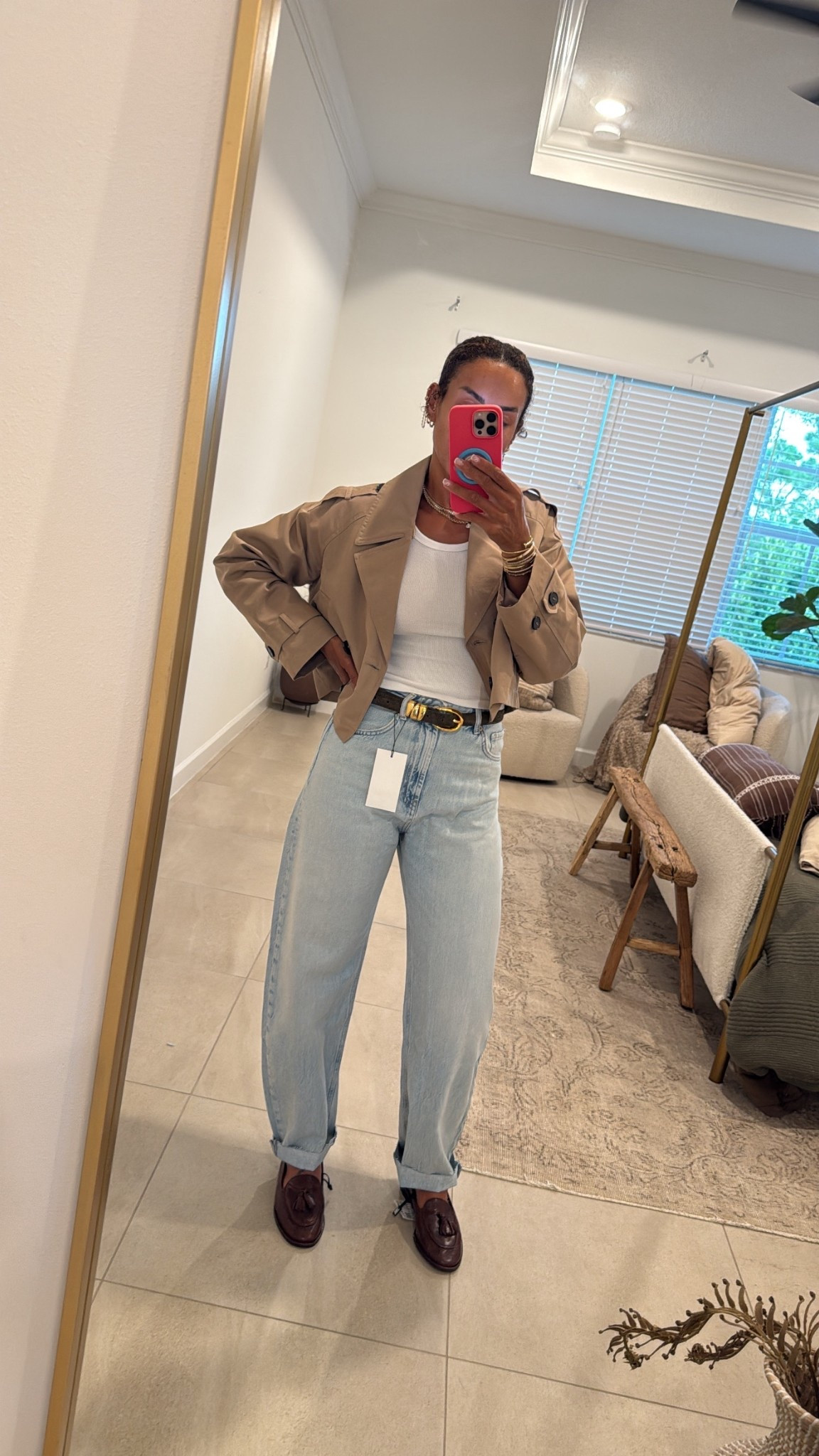 Ready for fall 
Crop jacket and barrel jeans are from Zara 
Shoes Zara 
