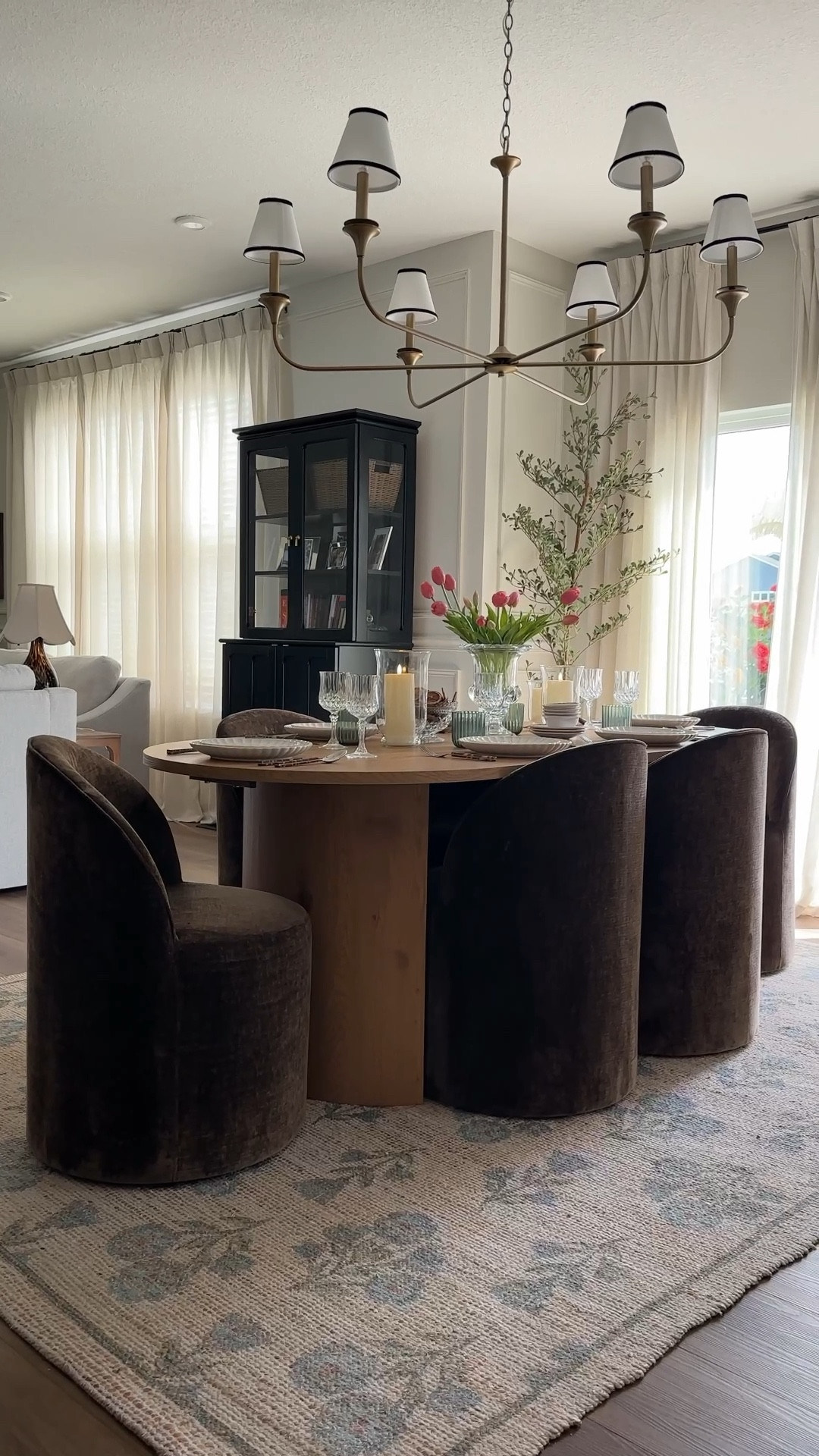 Comment “DINING ROOM” for a link to shop! ✨

I refreshed my dining room this Spring with @thepopmaison featuring their beautiful Dwen Large Modern Oval Dining Table (oak)  and Doris Rolling Upholstered Dining Chairs (chenille-brown) 😍 

The brown upholstered chairs and oak finish balance and warm up this entire space - I’m obsessed! And if you have a jute rug in your dining space, you NEED to switch to rolling dining chairs 💯

Use my special code “Elle10” at checkout to save 10% on your order ✨

#ad #popmaison #diningroominspo #homeinspo #homedecor