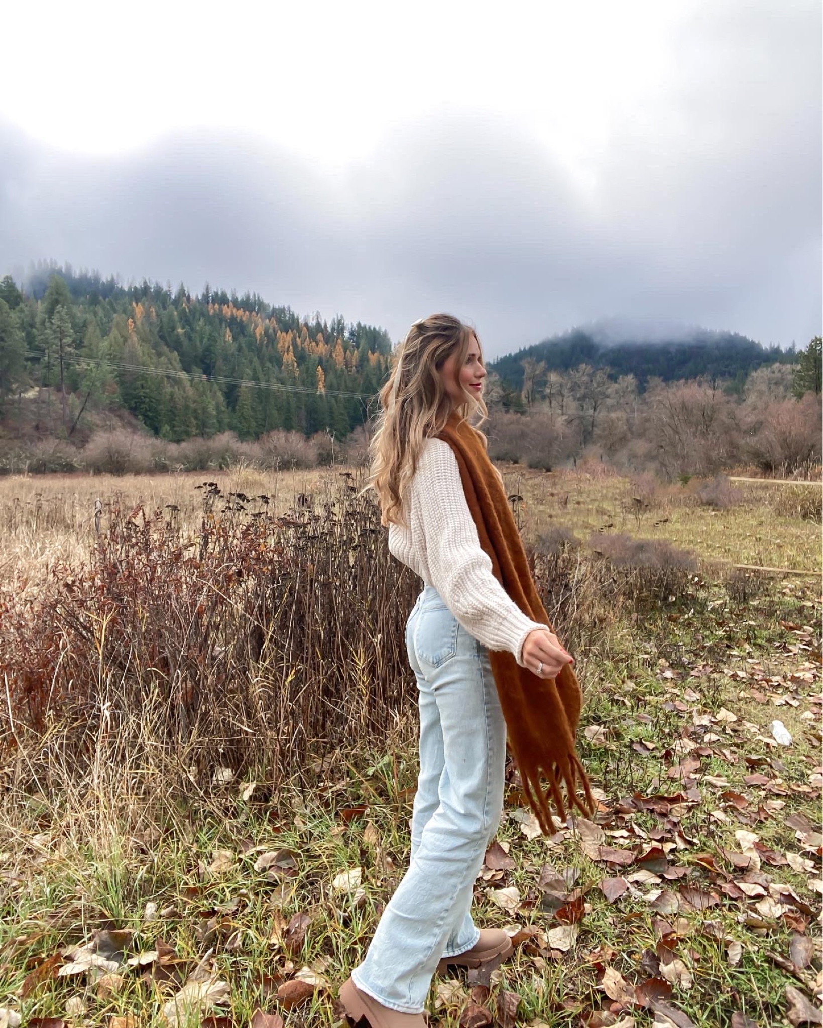 I sized up to a M in this H&M sweater. Wearing 25R in the jeans and size 7 in the boots.

Chunky knit sweater, fall outfit, cozy outfit 

#LTKSeasonal #LTKfindsunder50