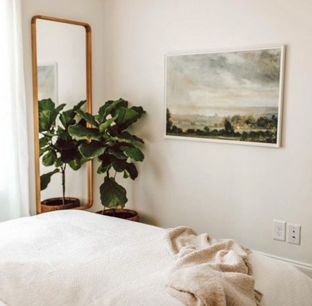 Modern bedroom home decor!

#airbnbdecor #aesthetichomedecor #moderninterior #bedding


#LTKhome #LTKSale