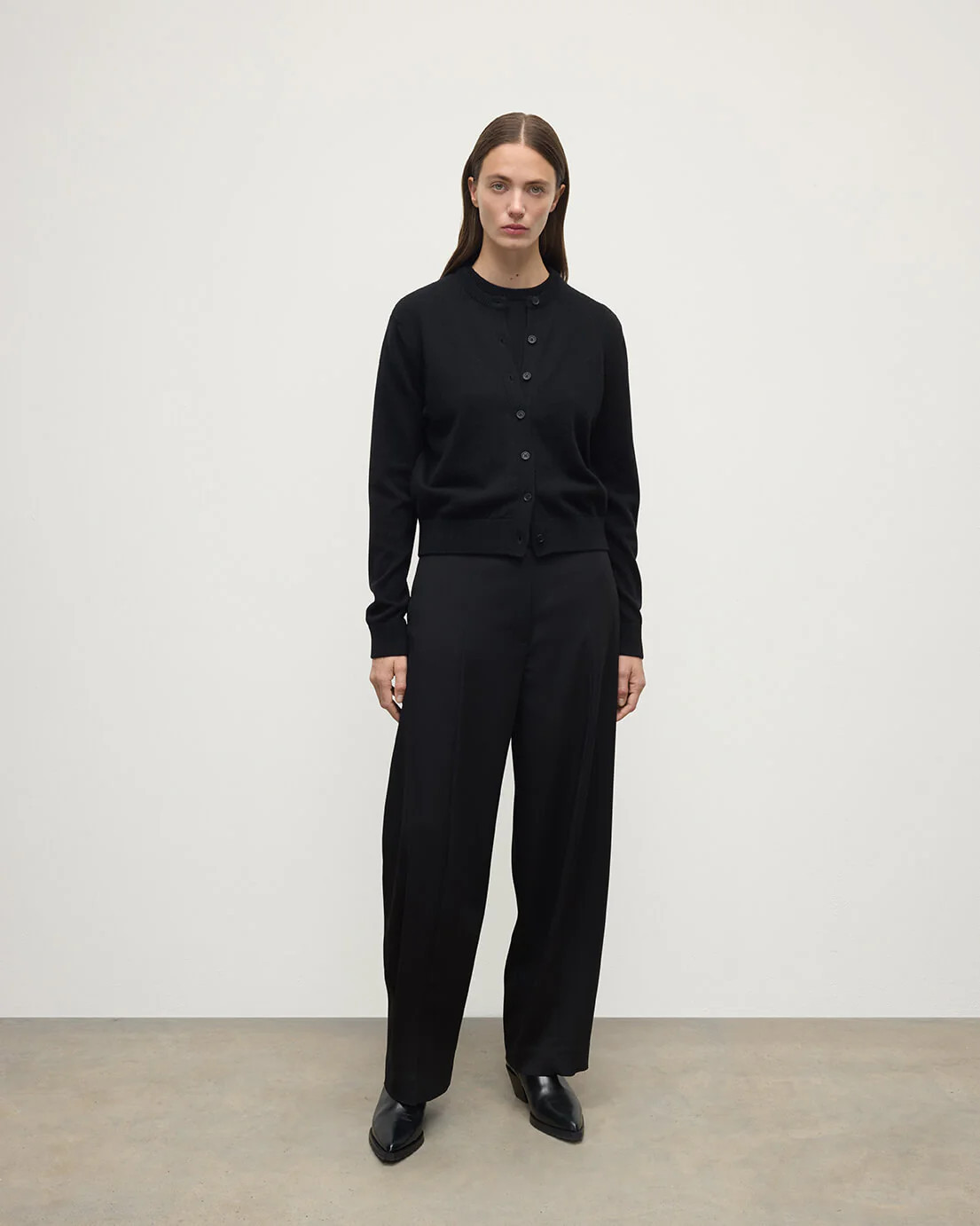 Classic Cashmere Black Cardigan M | Johnstons of Elgin