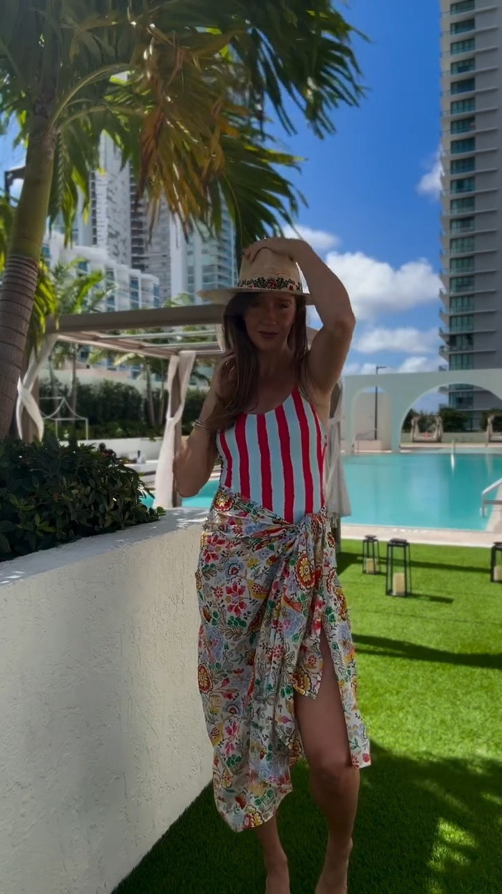 Endless summer in Miami calls for simple pieces that just work. I’ll never say no to a good stripe. ♥️

Comment ‘poolside’ for the links directly!

#poolside #vacationstyle #grwmoutfit #outfitstyling #summerstyle #summeroutfit