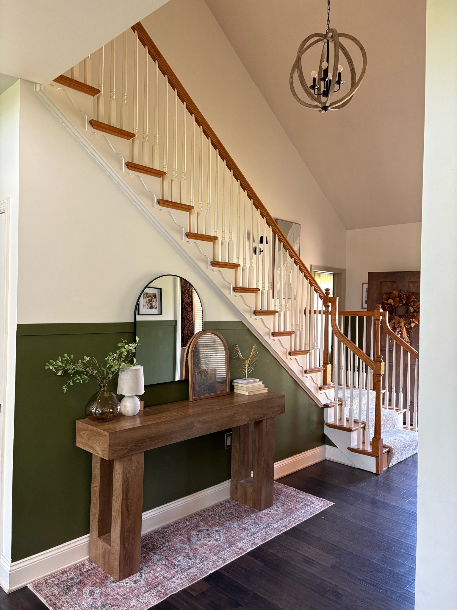 Entryway vibes 🤎👏🏽 I have a vision of eventually painting my spindles, but that will happen in due time!

#LTKHome