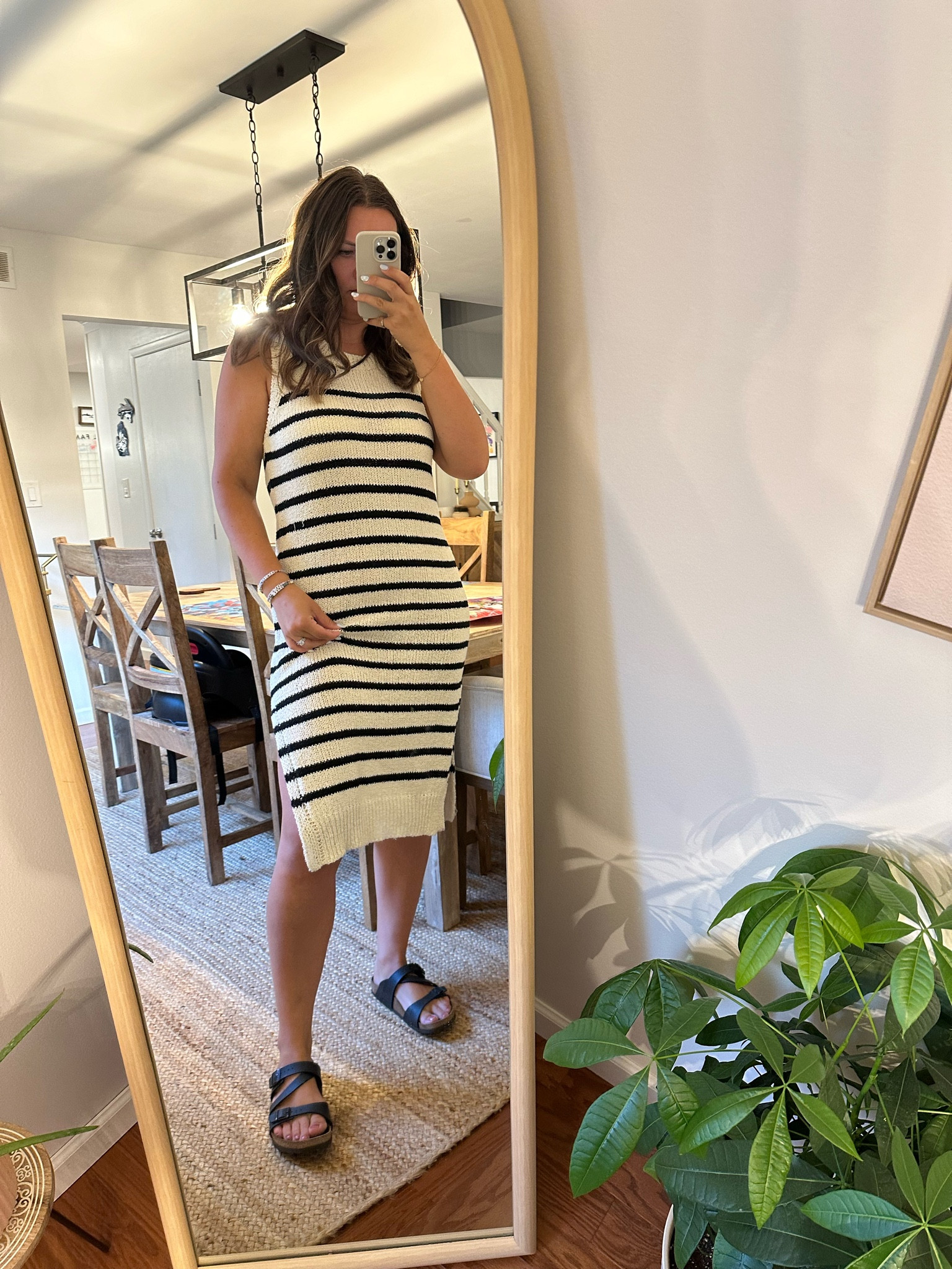 I could absolutely live in this dress!! 🙌🏽 So incredibly comfortable and I always get a ton of compliments!! 