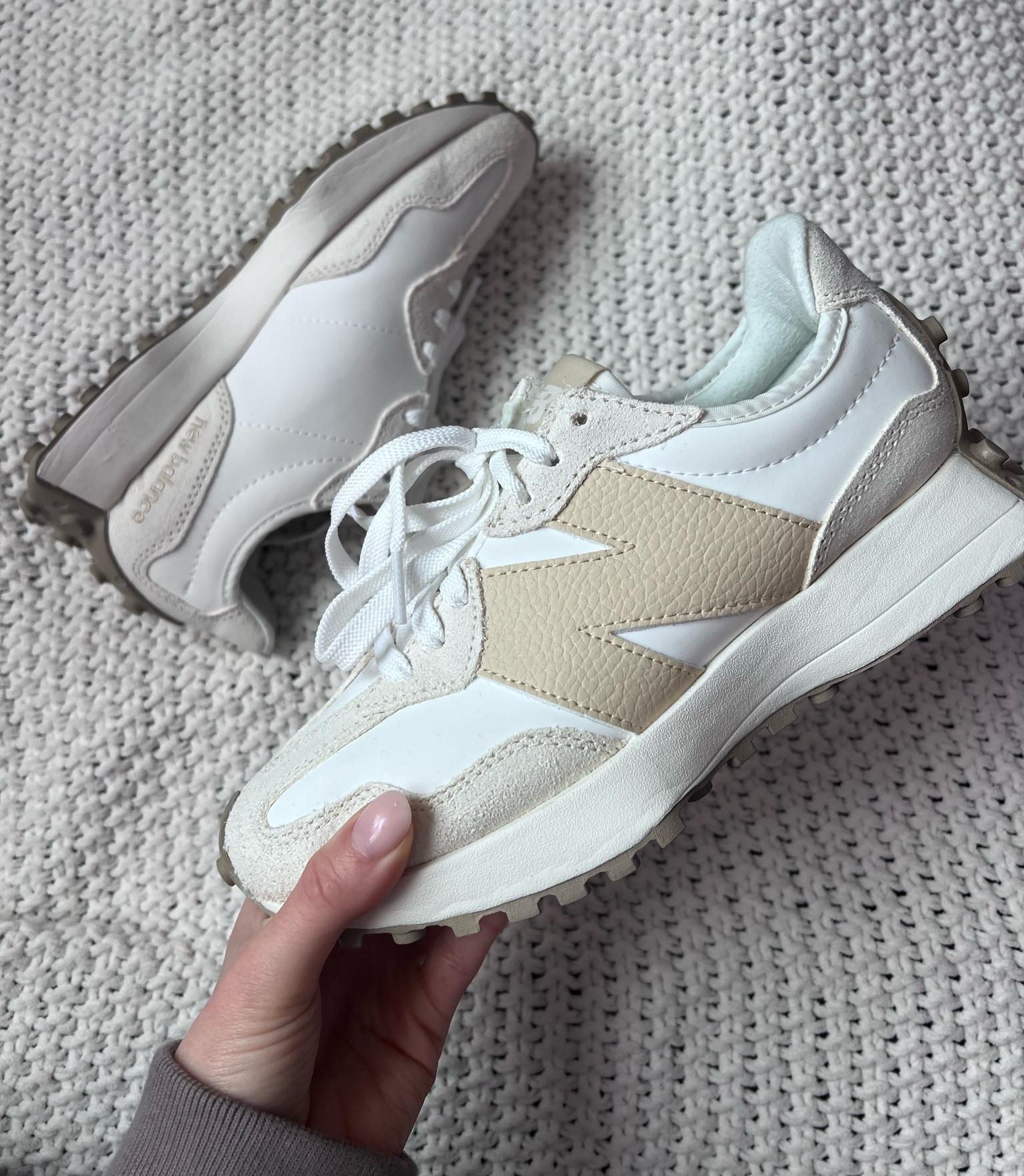 Fav neutral sneakers 👟🧦🤍 // new balance 327

#LTKFindsUnder100 #LTKShoeCrush #LTKActive