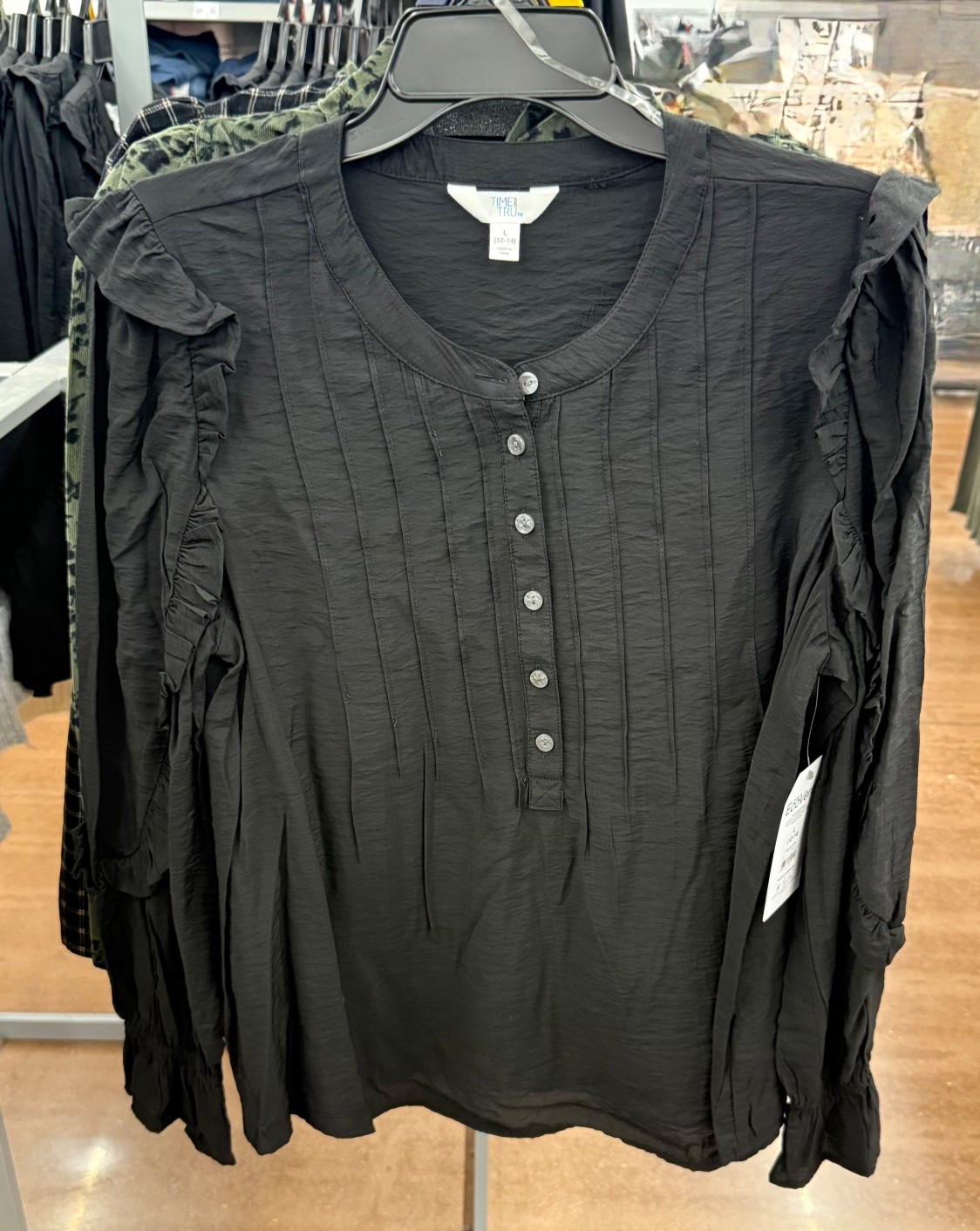 Black Pintuck Ruffle Blouse with Long Sleeves (XS–XXXL)

This pintuck ruffle blouse is perfect for work outfits and dressy casual looks. Easy to pair with jeans or trousers for polished style.

#LTKPlusSize #LTKMidsize #LTKFindsUnder50