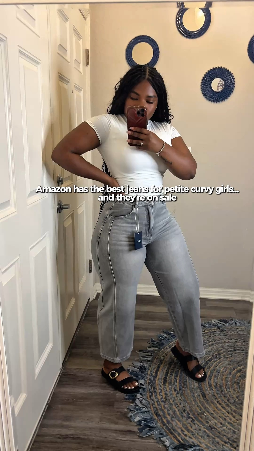 
@amazon really did their thing with these 😭

Amazon has some of the best jeans for petite curvy girls, and these being on sale?? yeahhh.

good fit, no weird waist gap, and actually flattering.

#ad #founditonamazon
comment LINK and I got you 🤍