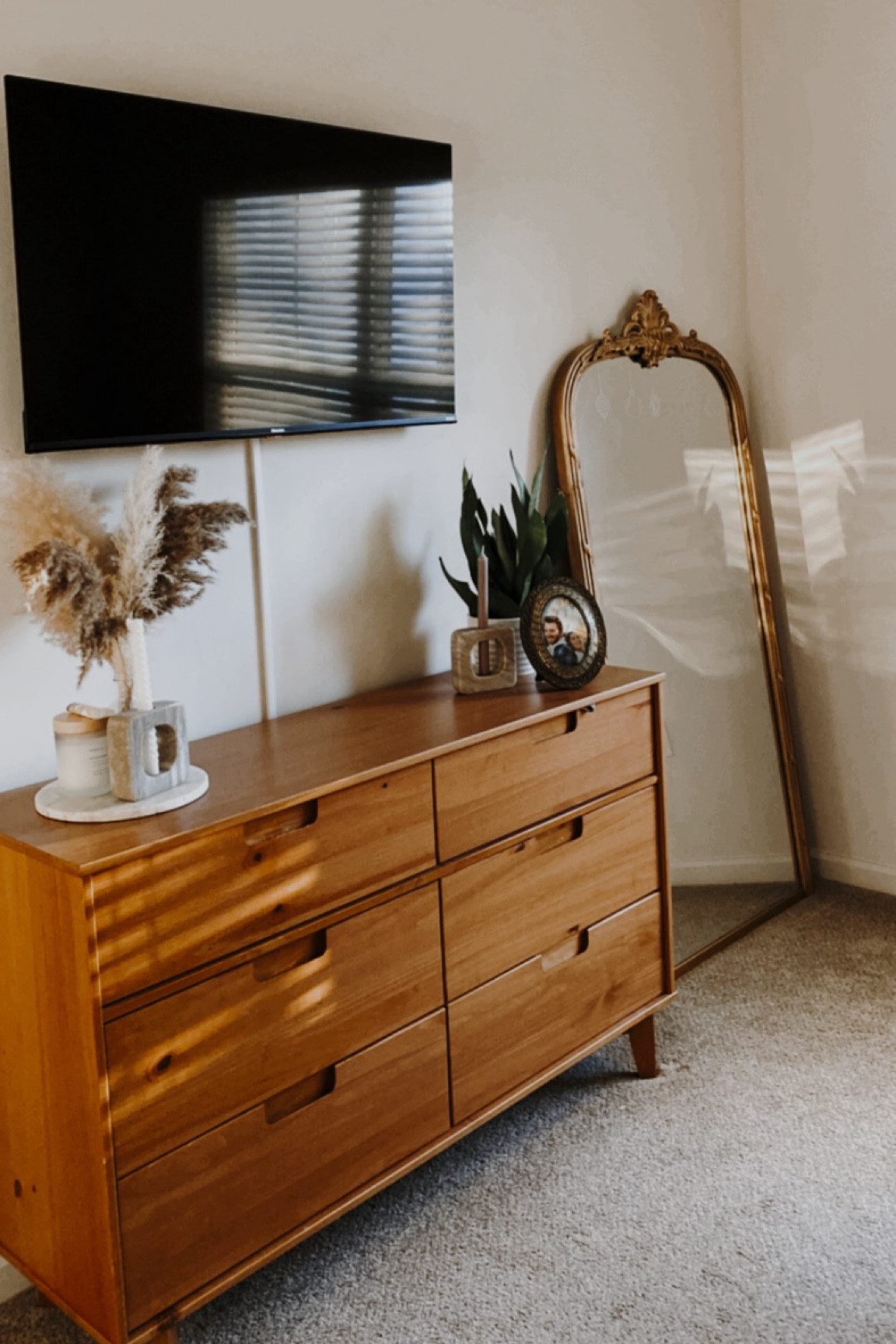 simple apartment decor! mine is a mixture of thrifted pieces, mid century modern inspired with a warm, almost coastal twist! i love neutrals and if you do too, here are some items to buy!

#LTKhome