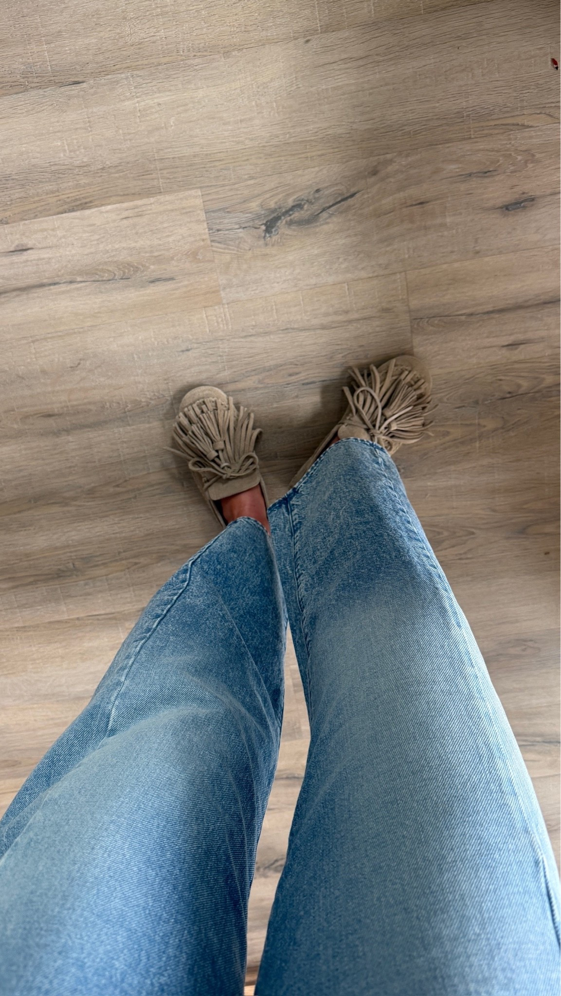 Heather Gray tank: my Pr Girl white tank now comes in gray! Runs TTS, wearing XS, long length
Mid rinse slightly barrel jeans:
FTS,
wearing a 25.
Pebble gray suede fringe moccasins: TTS,

#LTKgrwm #LTKootd #LTKdayinmylife
