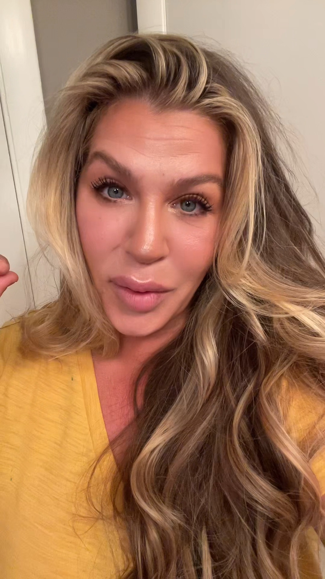 My favorite tool to use for amazing hair are two things. The sleepy tie & the Bionic curling wand!! The best ! #hair #hairgoals #hairwaves 

#LTKStyleTip #LTKWatchNow