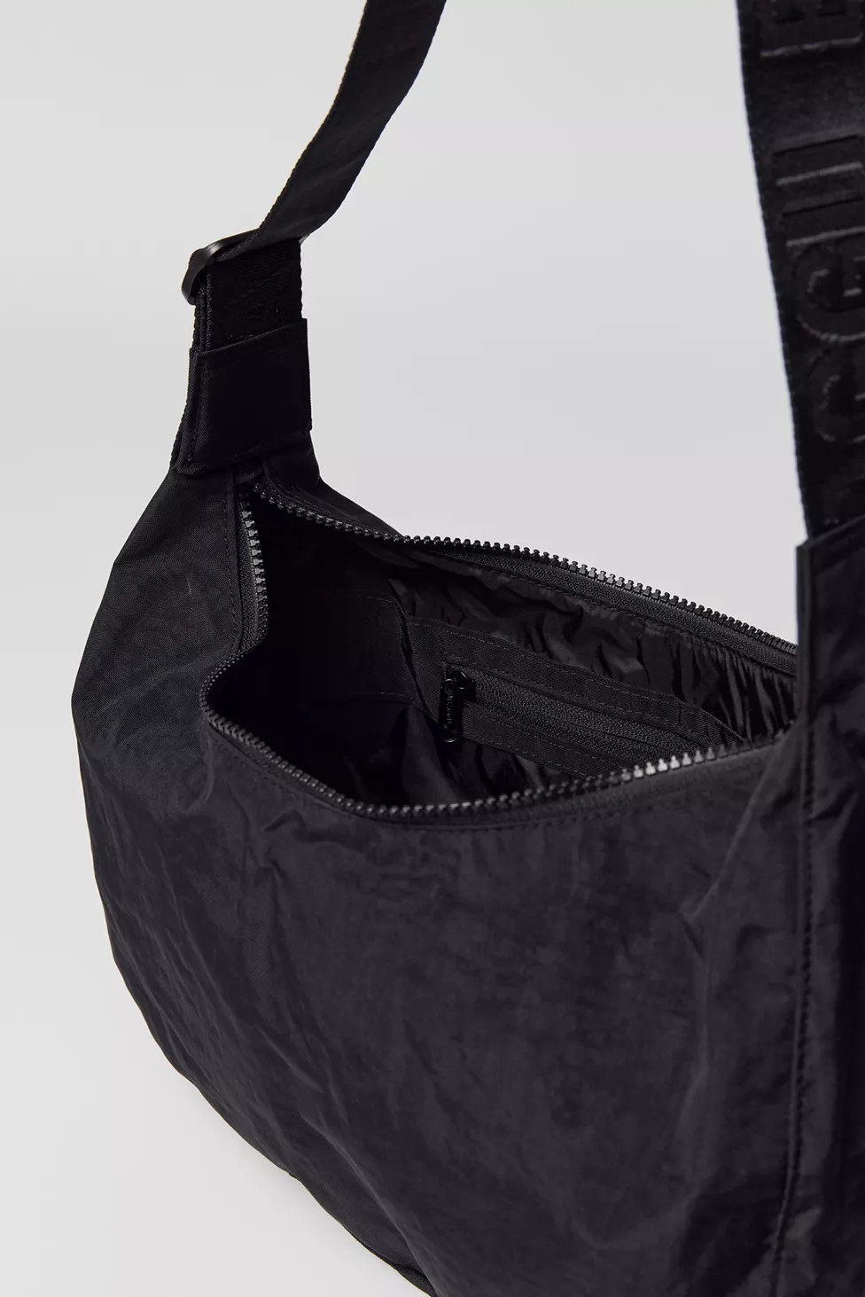 BAGGU Medium Nylon Crescent Bag | Urban Outfitters (US and RoW)