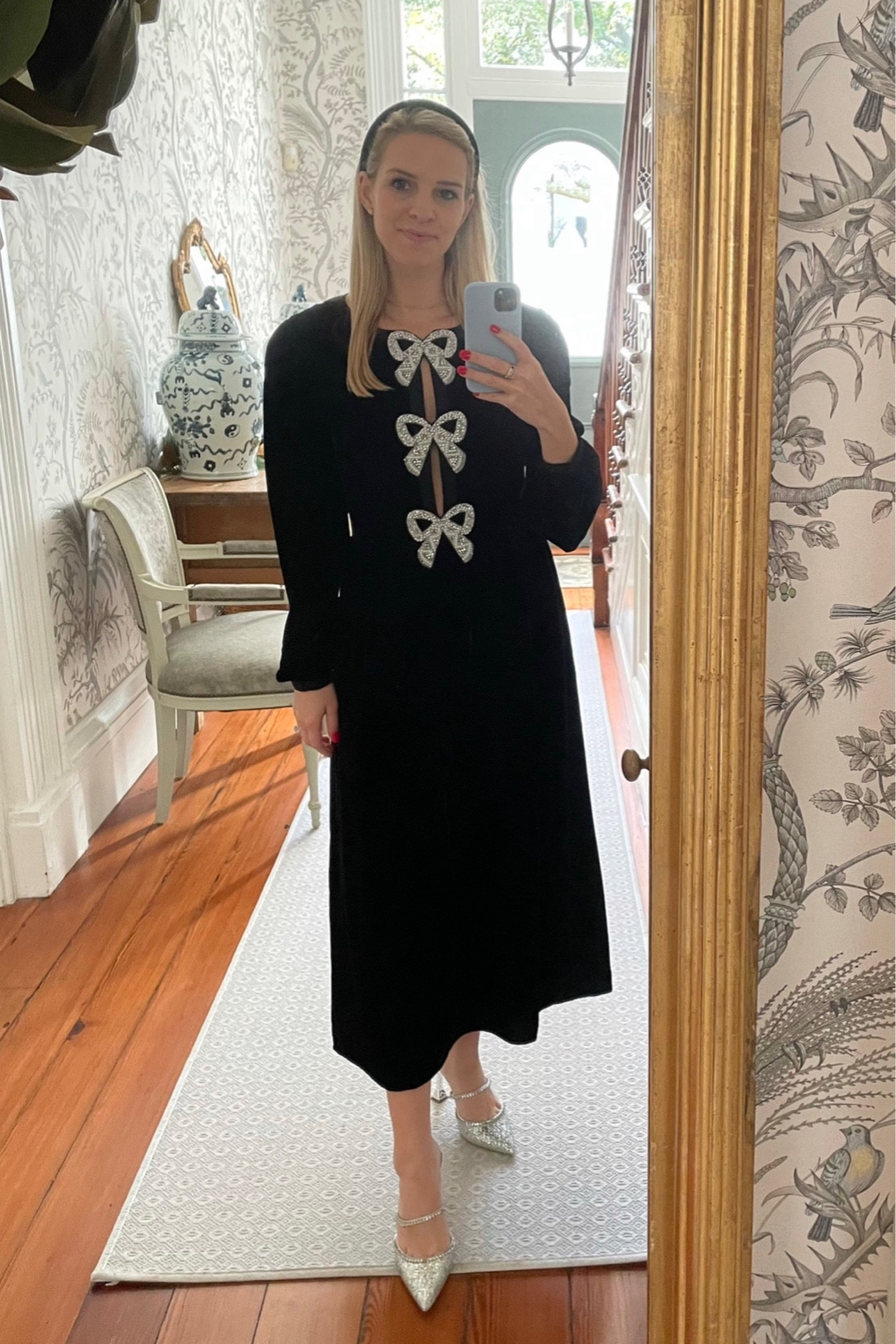 Holiday velvet bow look 

#LTKstyletip #LTKSeasonal #LTKHoliday