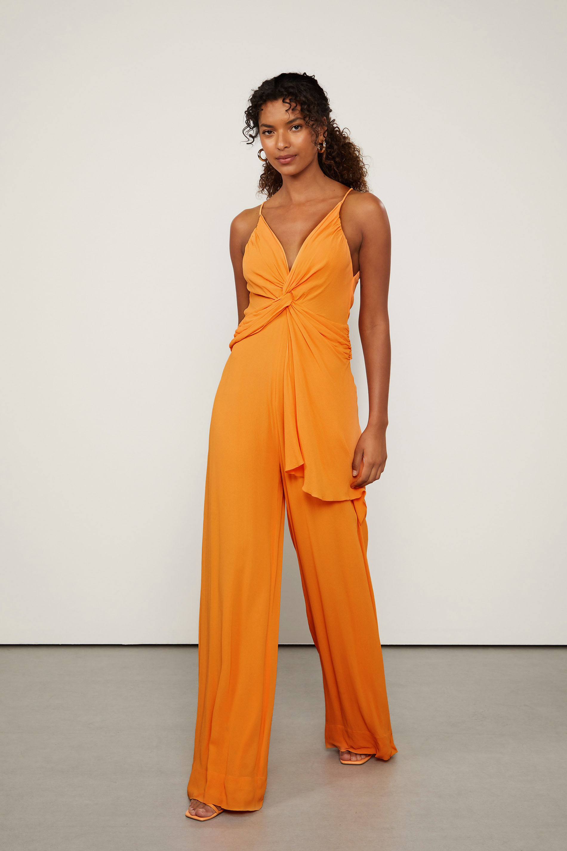 Macacão De Georgette Laranja Com Folha Sobreposta | OffPremium (BR)