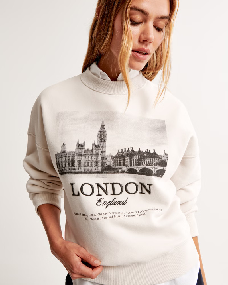 Photoreal Graphic Classic Sunday Crew | Abercrombie & Fitch (US)