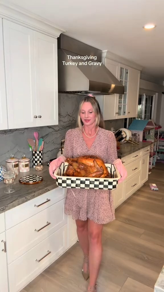 Linked a similar dress! 

 #LTKHoliday #LTKHome